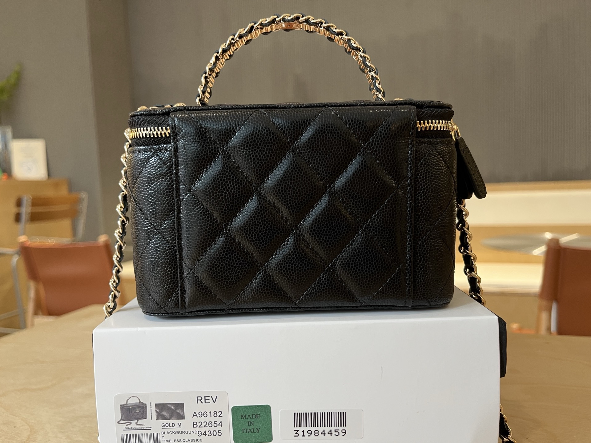 Chanel Basic Bag Cow Leather 17cm-l-s