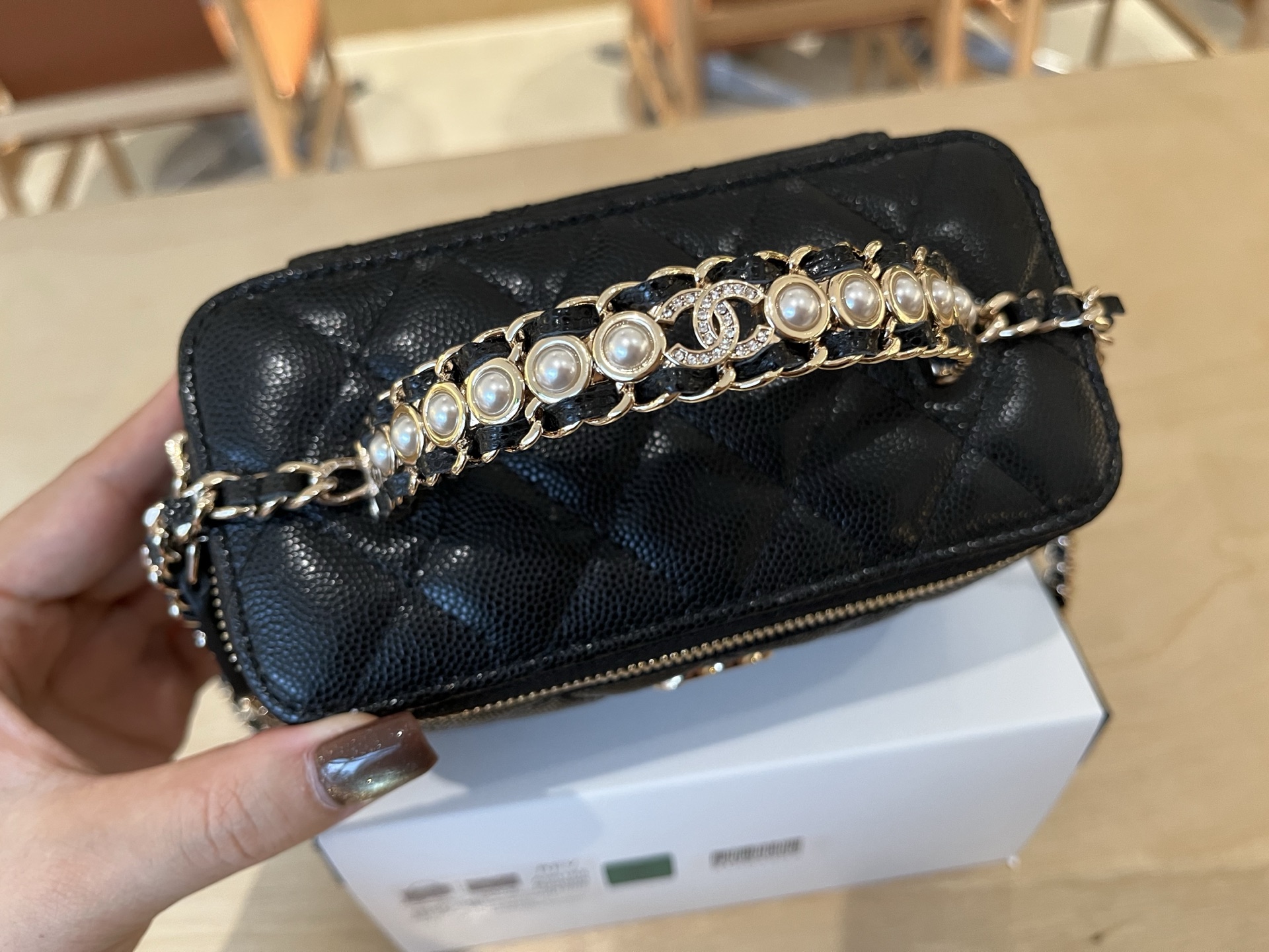 Chanel Basic Bag Cow Leather 17cm-l-s