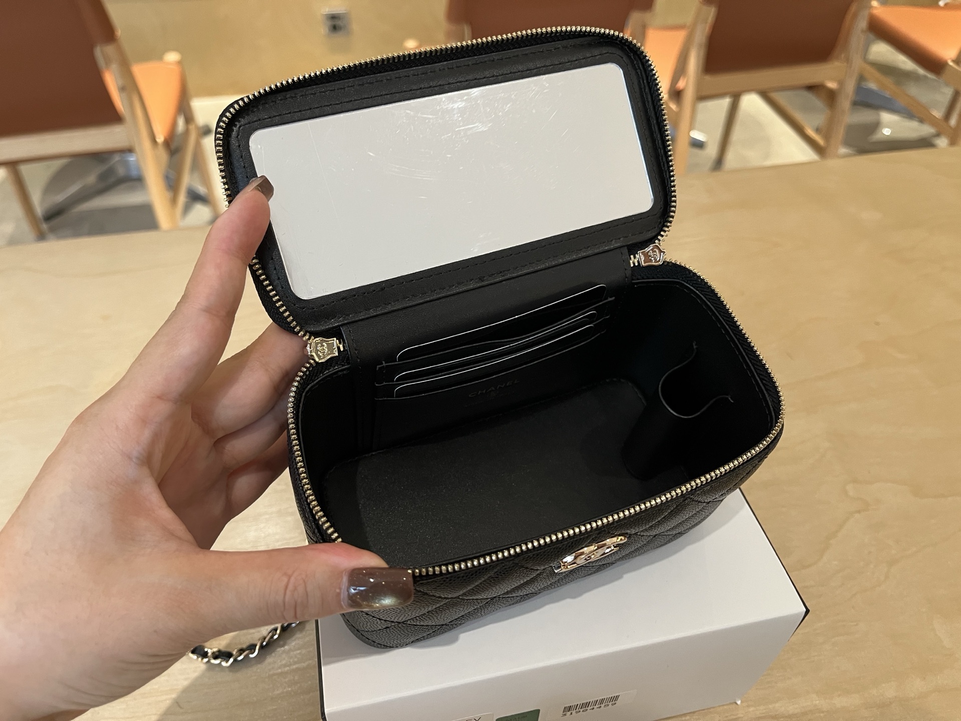 Chanel Basic Bag Cow Leather 17cm-l-s