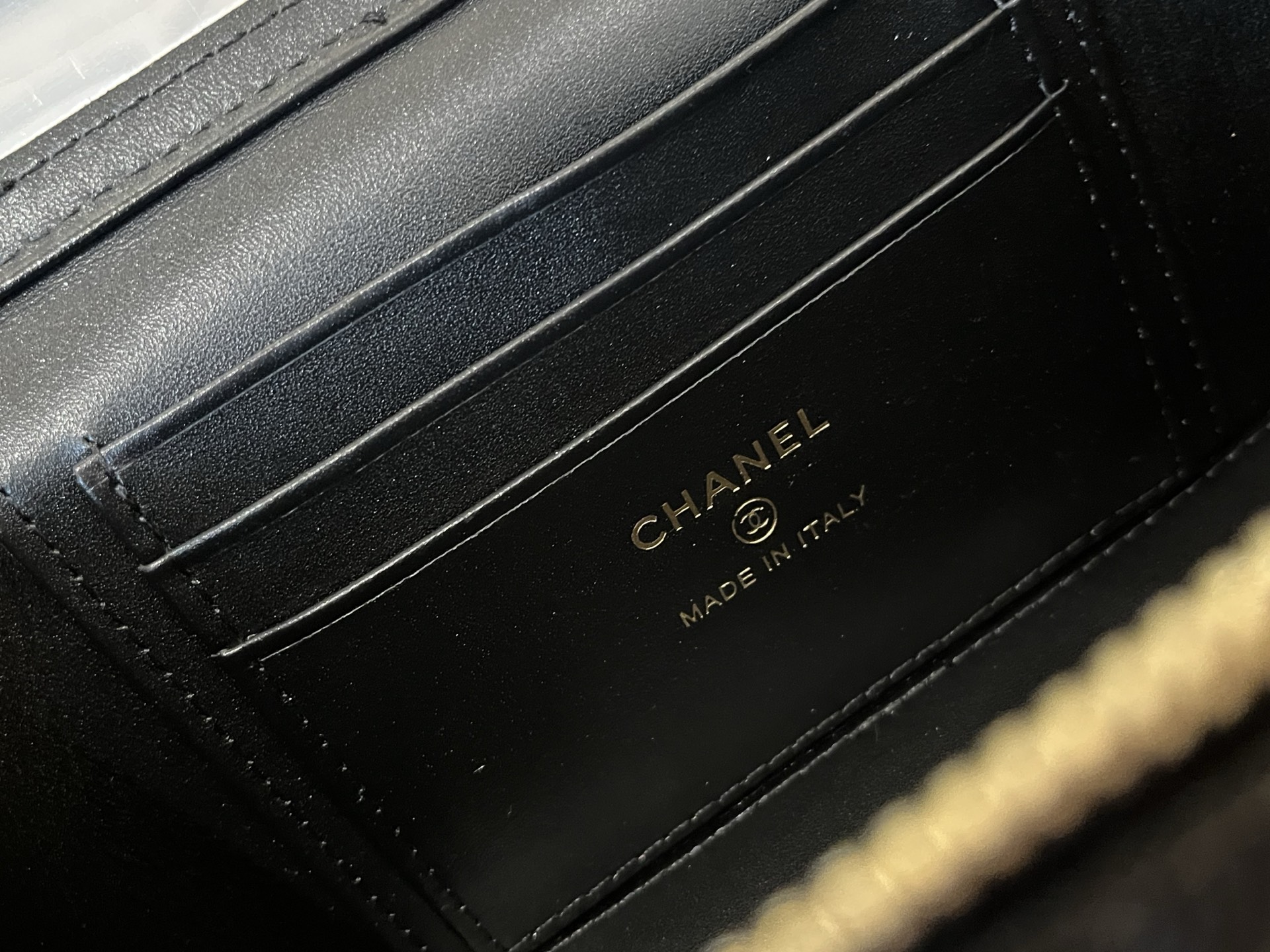 Chanel Basic Bag Cow Leather 17cm-l-s