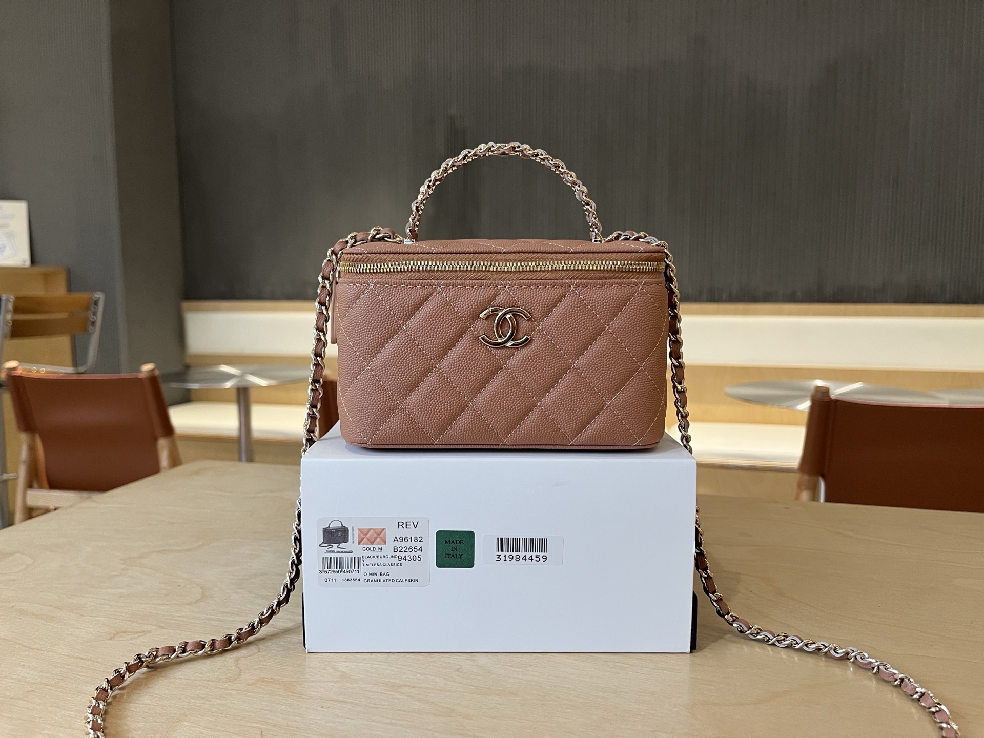 Chanel Basic Bag Cow Leather 17cm-l-s