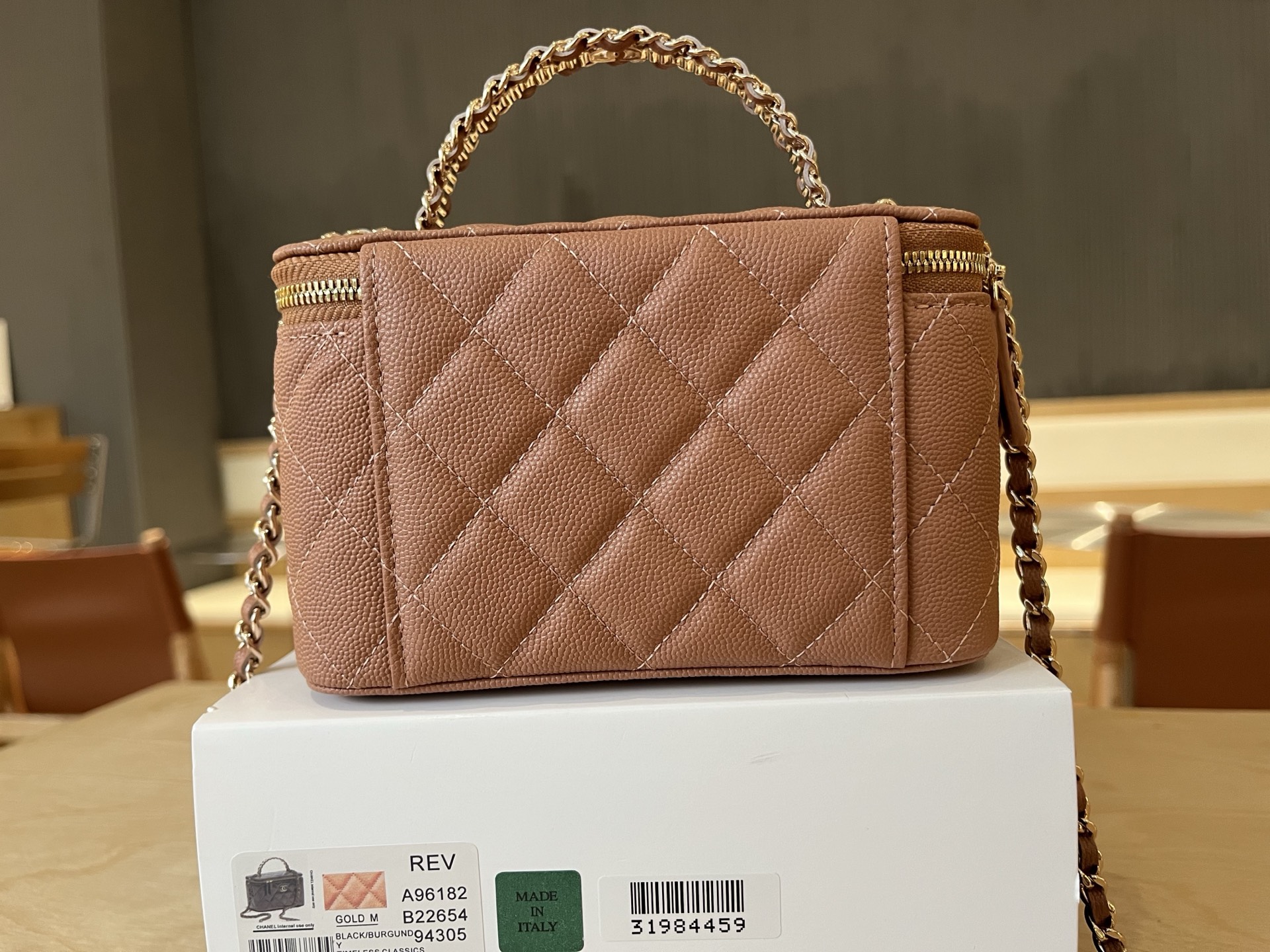 Chanel Basic Bag Cow Leather 17cm-l-s