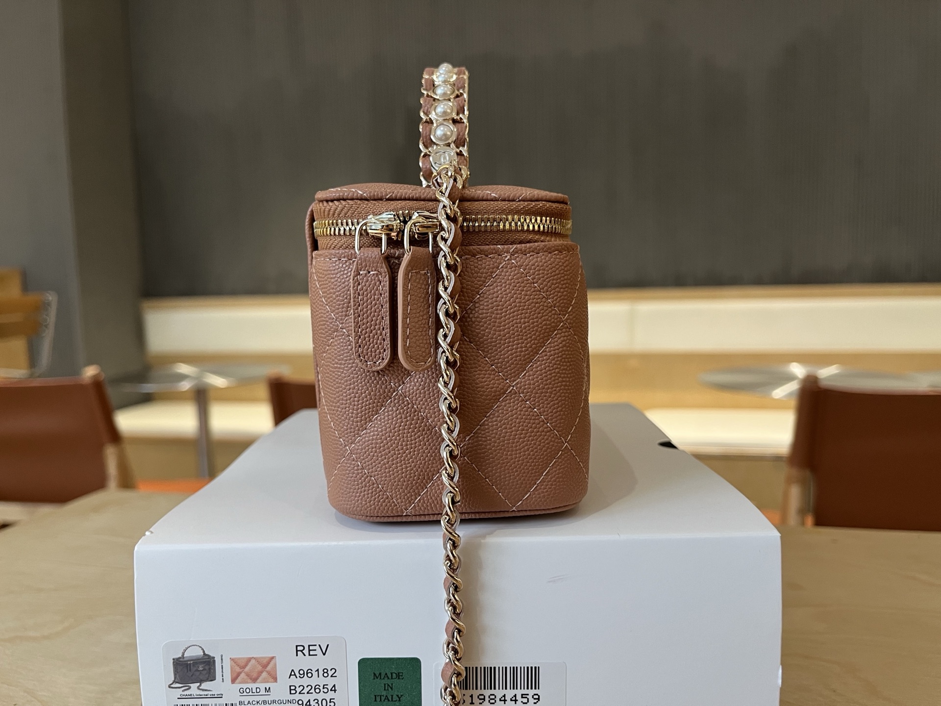 Chanel Basic Bag Cow Leather 17cm-l-s