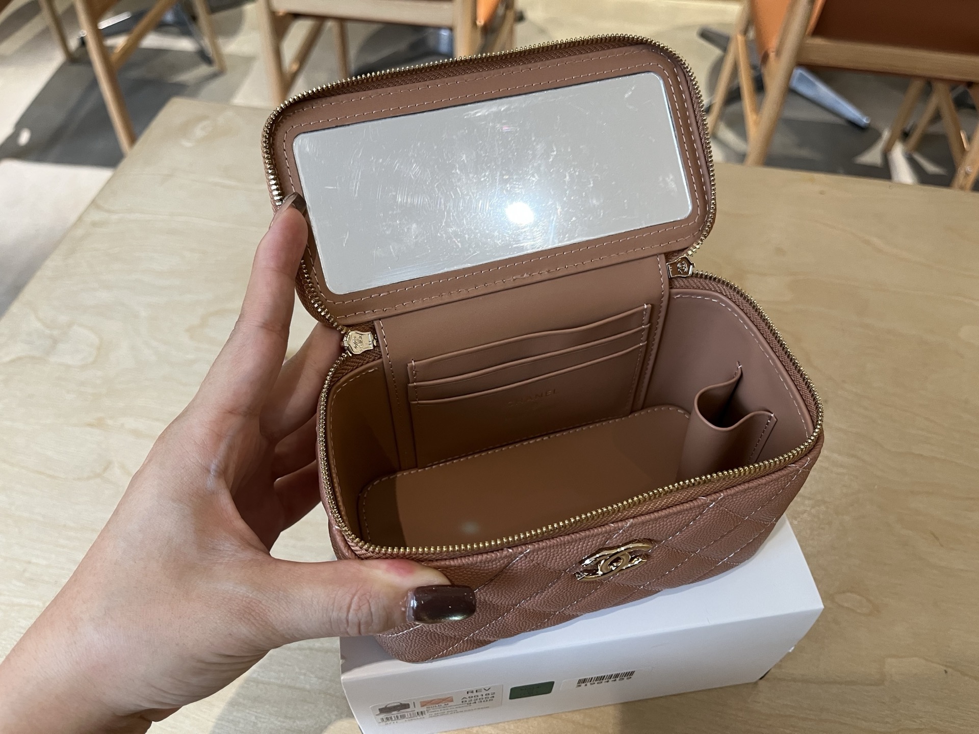 Chanel Basic Bag Cow Leather 17cm-l-s