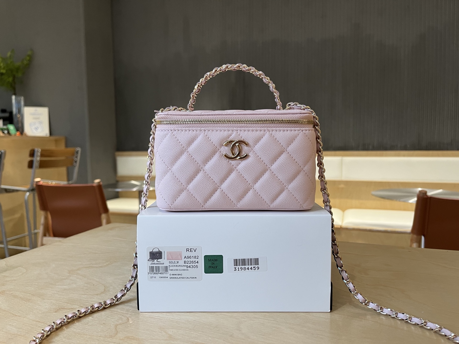 Chanel Basic Bag Cow Leather 17cm-l-s