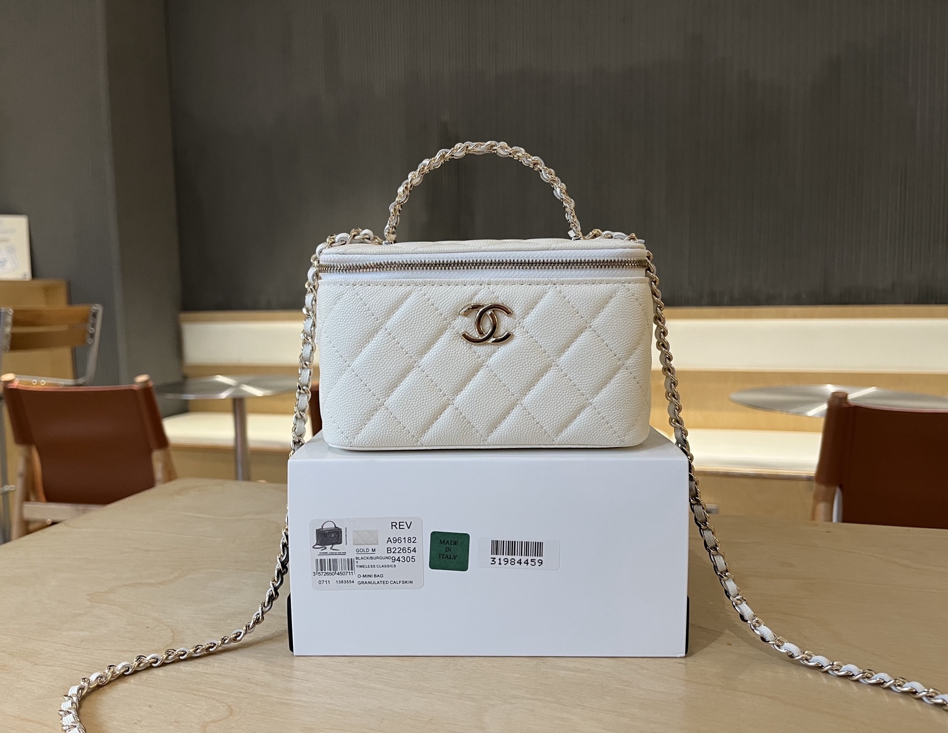 Chanel Basic Bag Cow Leather 17cm-l-s