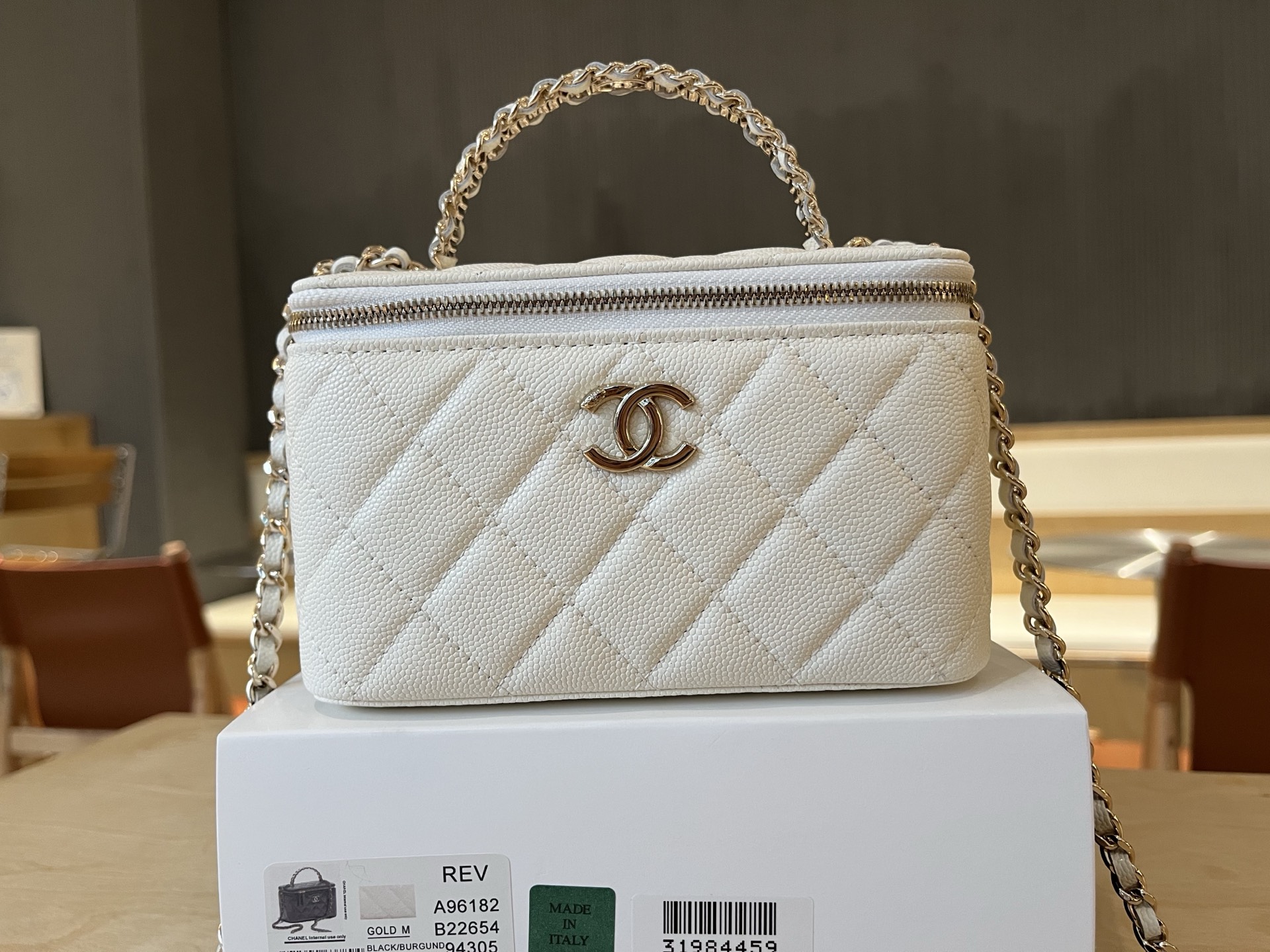 Chanel Basic Bag Cow Leather 17cm-l-s