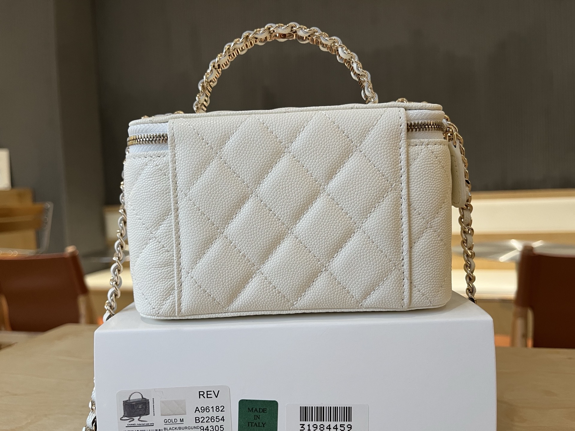 Chanel Basic Bag Cow Leather 17cm-l-s