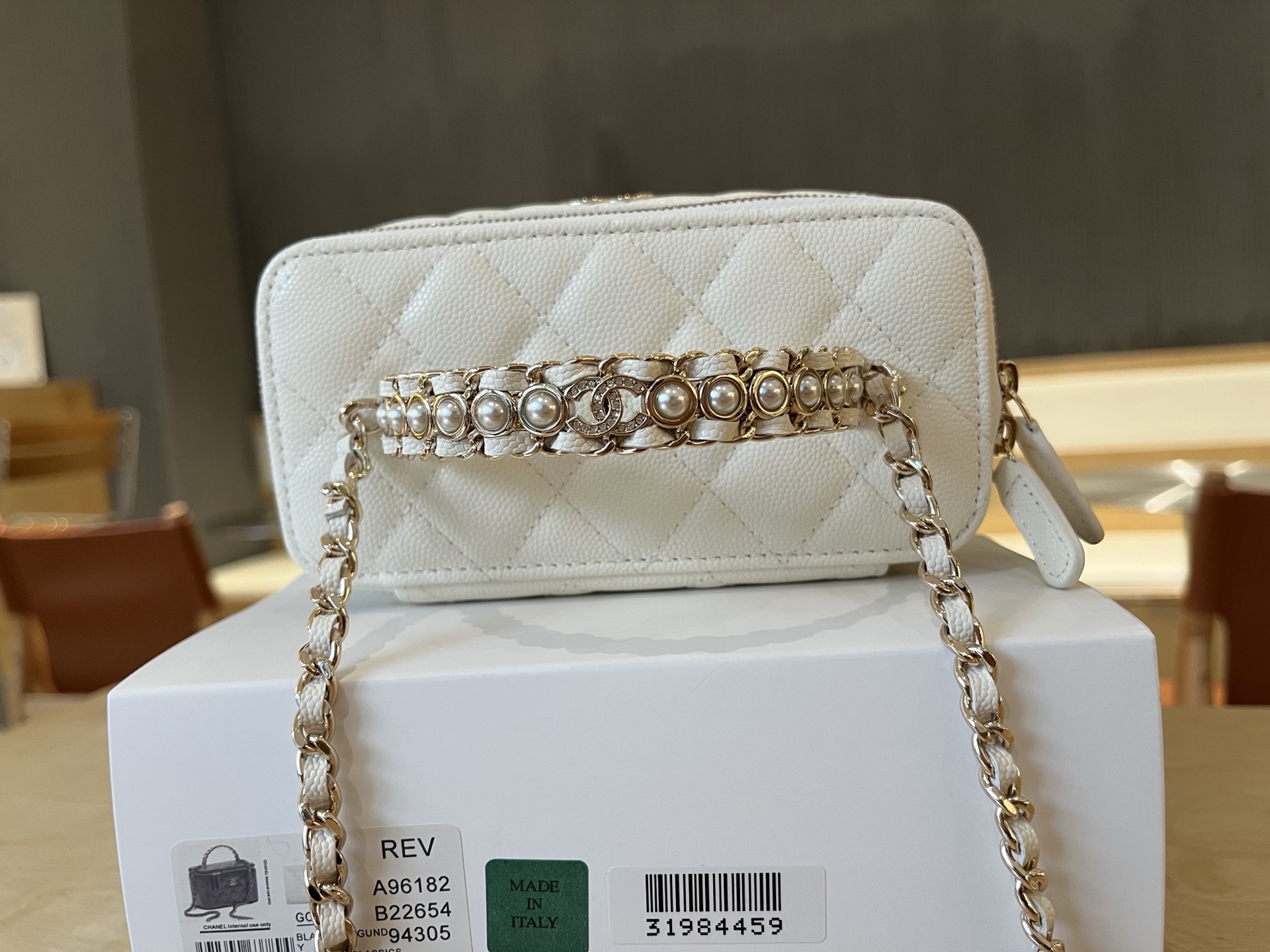 Chanel Basic Bag Cow Leather 17cm-l-s