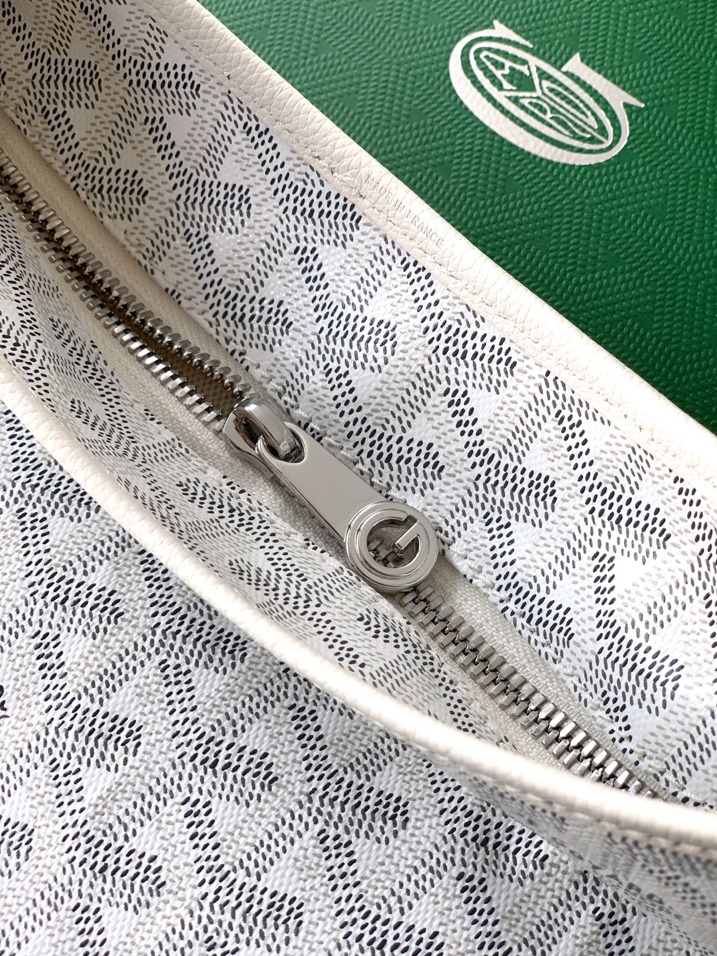 Goyard Shoulder Bag White M