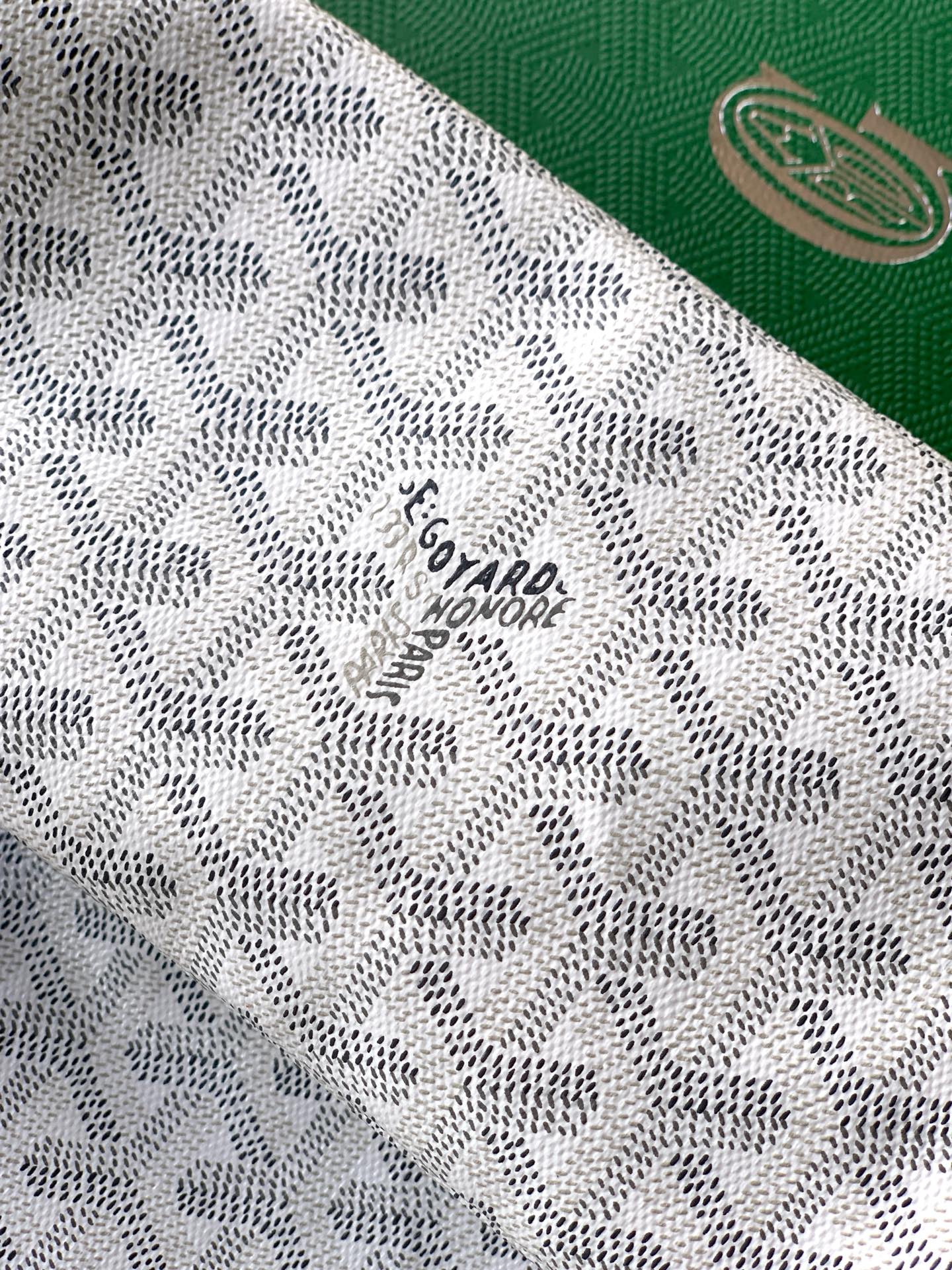 Goyard Shoulder Bag White M