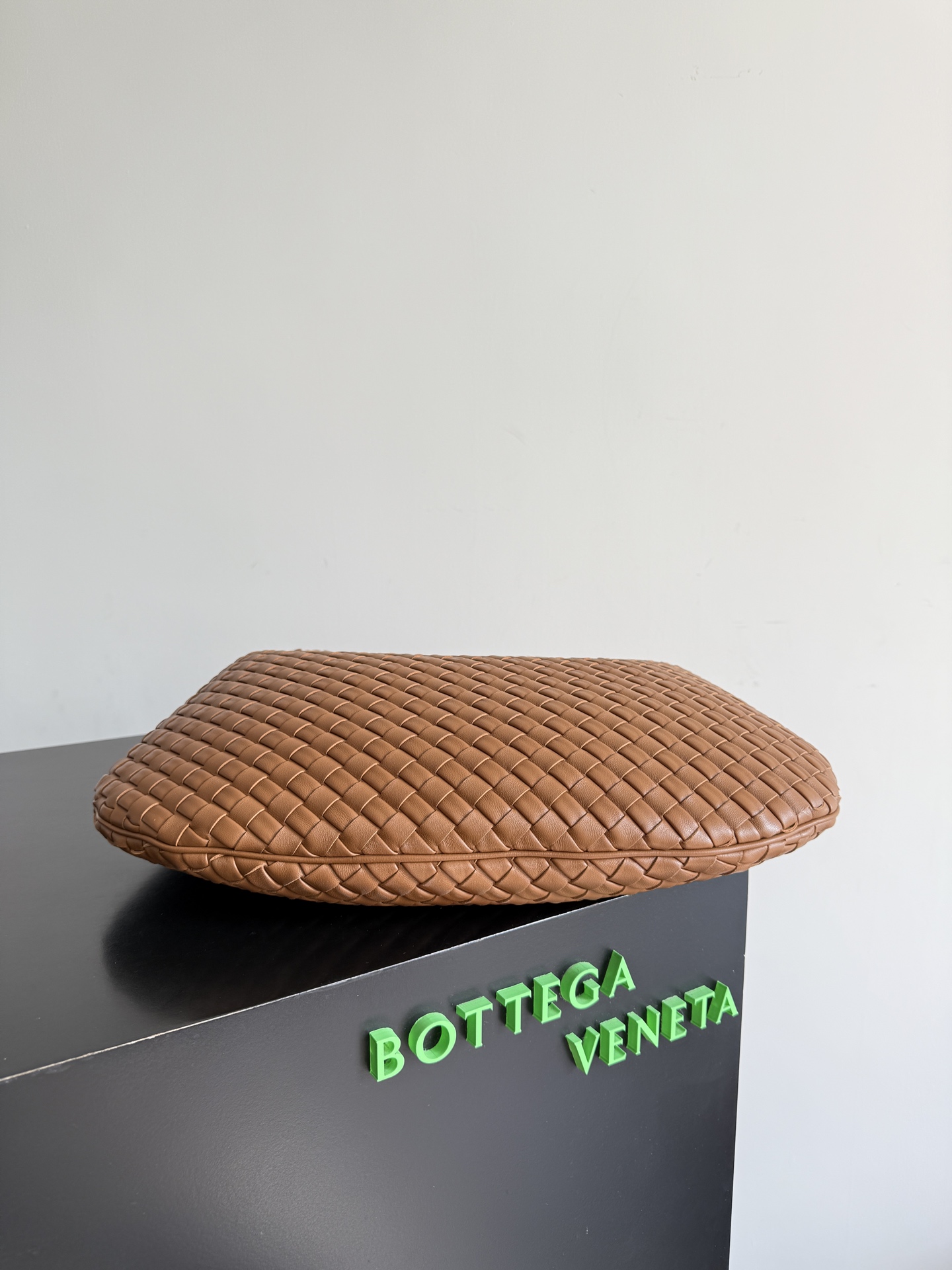 Bottega Veneta Female Shoulder Bag M