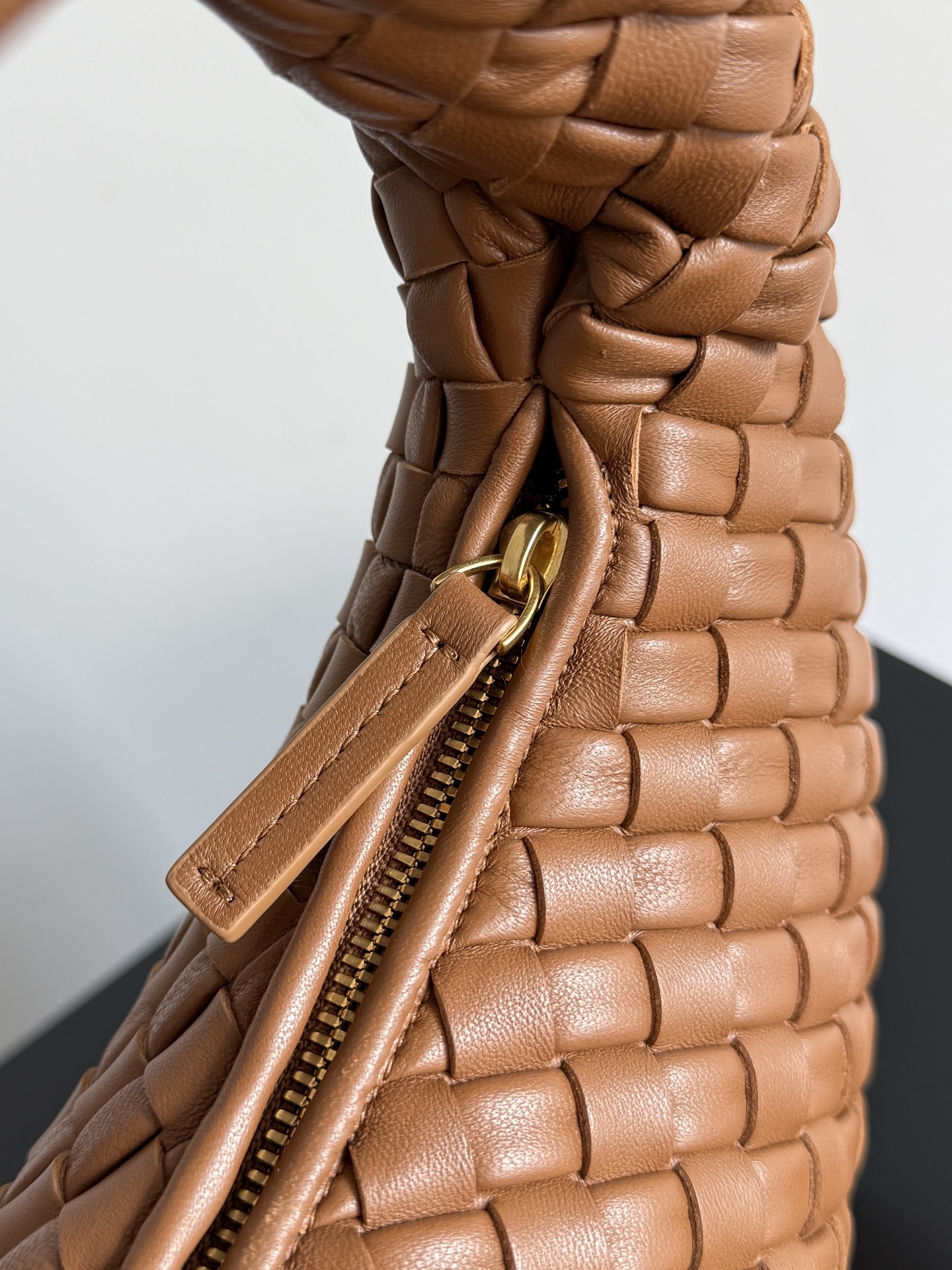 Bottega Veneta Female Shoulder Bag M