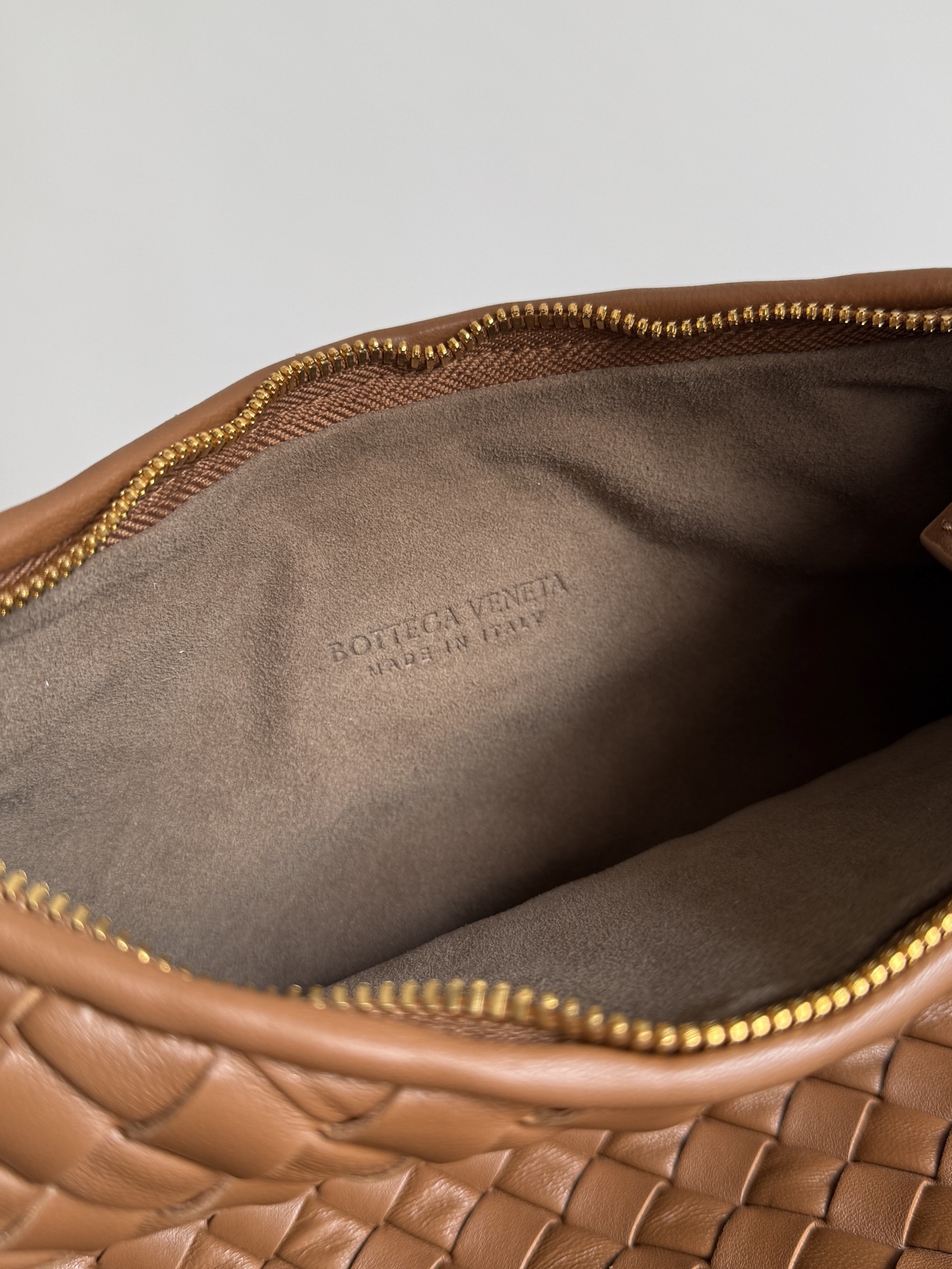 Bottega Veneta Female Shoulder Bag M