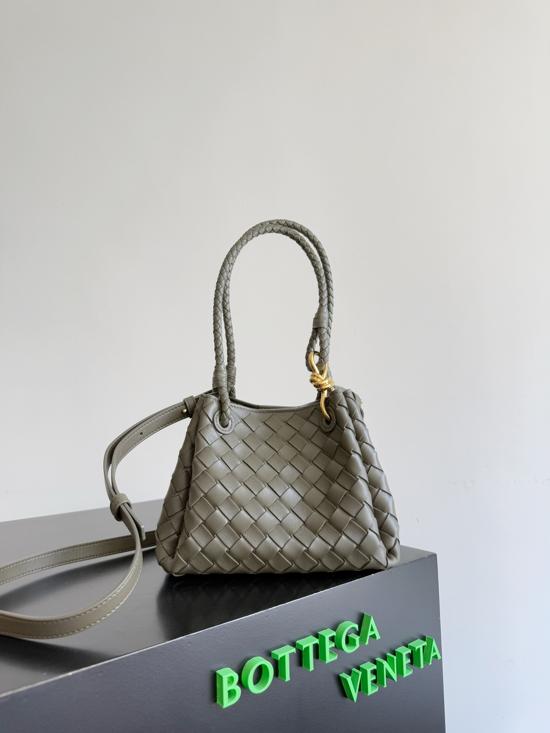 Bottega Veneta Basic Bag M