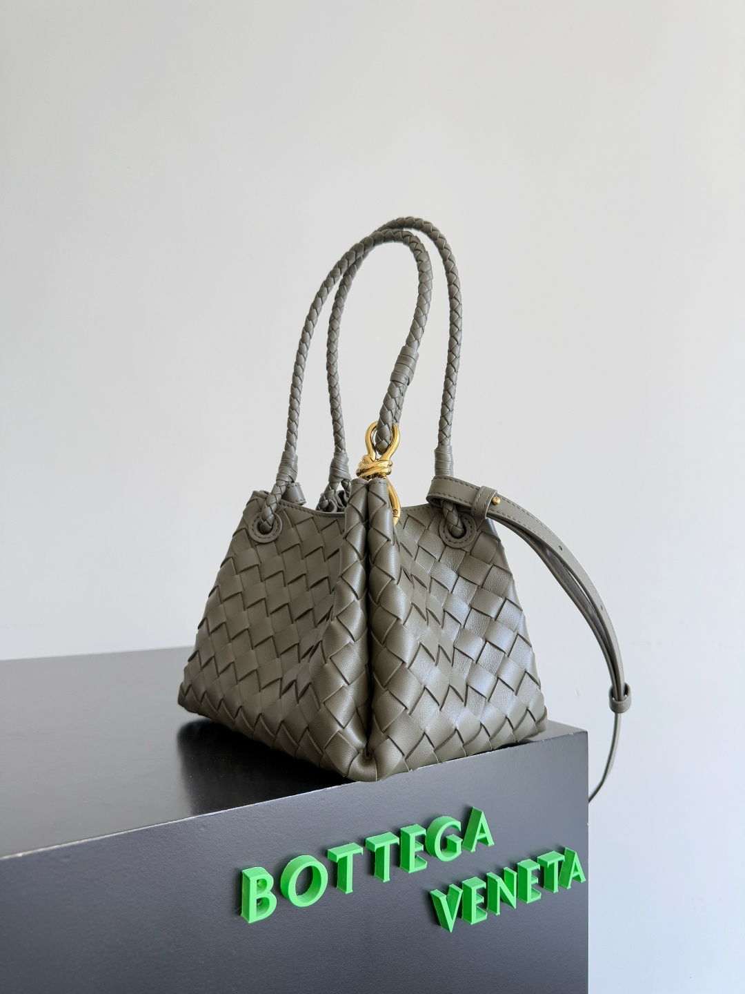 Bottega Veneta Basic Bag M