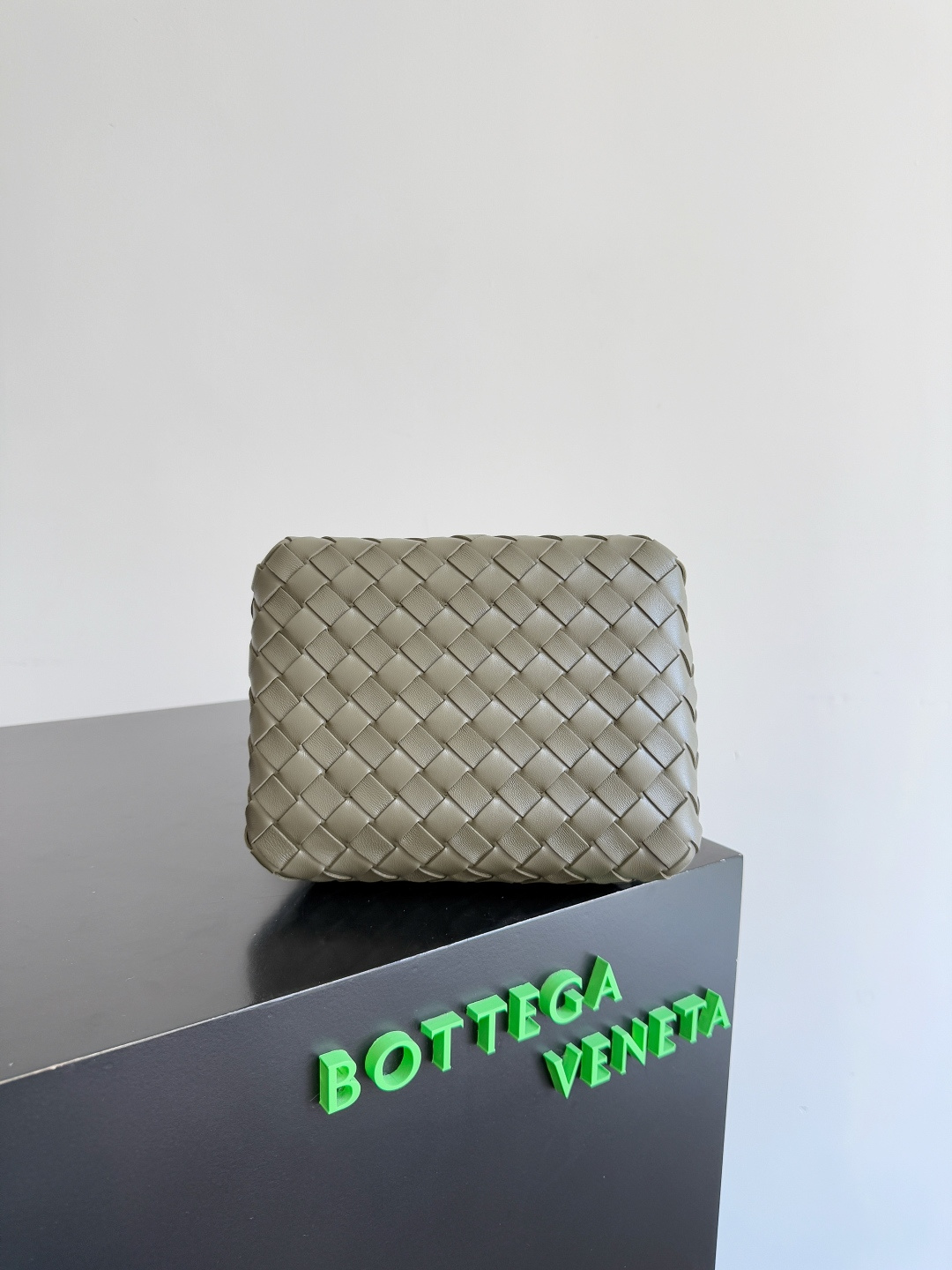 Bottega Veneta Basic Bag M