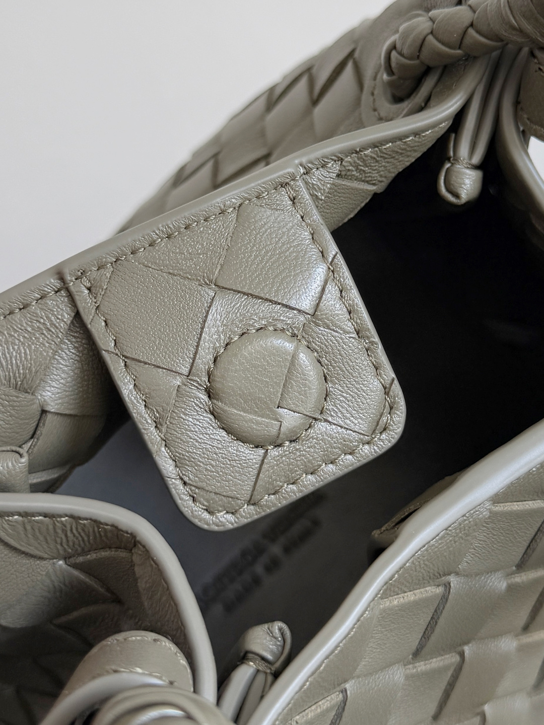 Bottega Veneta Basic Bag M