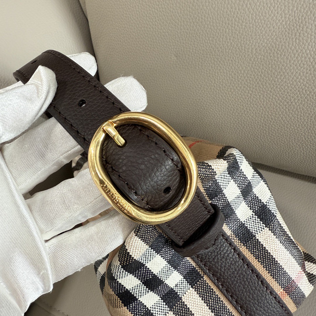 Burberry Basic Bag Cow Leather 12cm-l-s