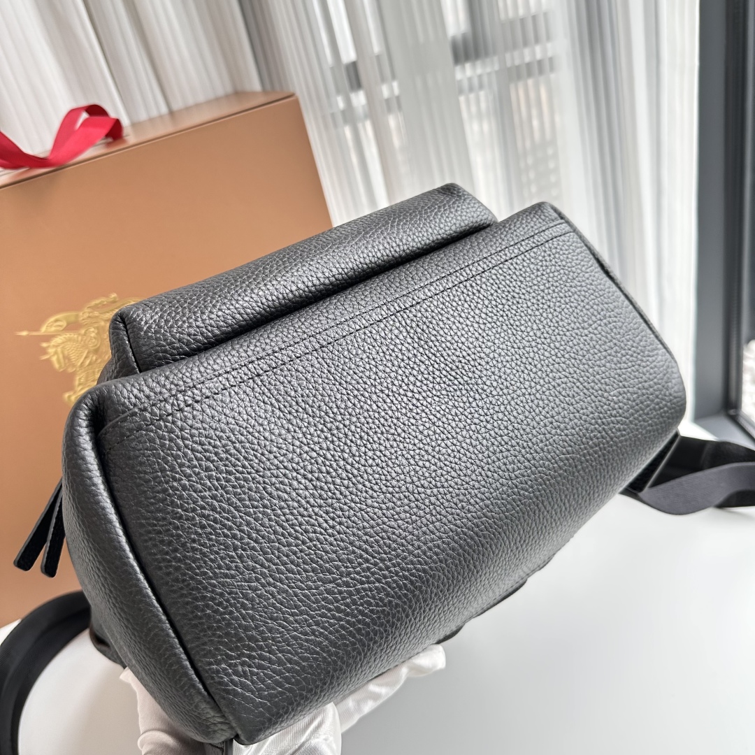 Burberry Backpack Cow Leather 40cm