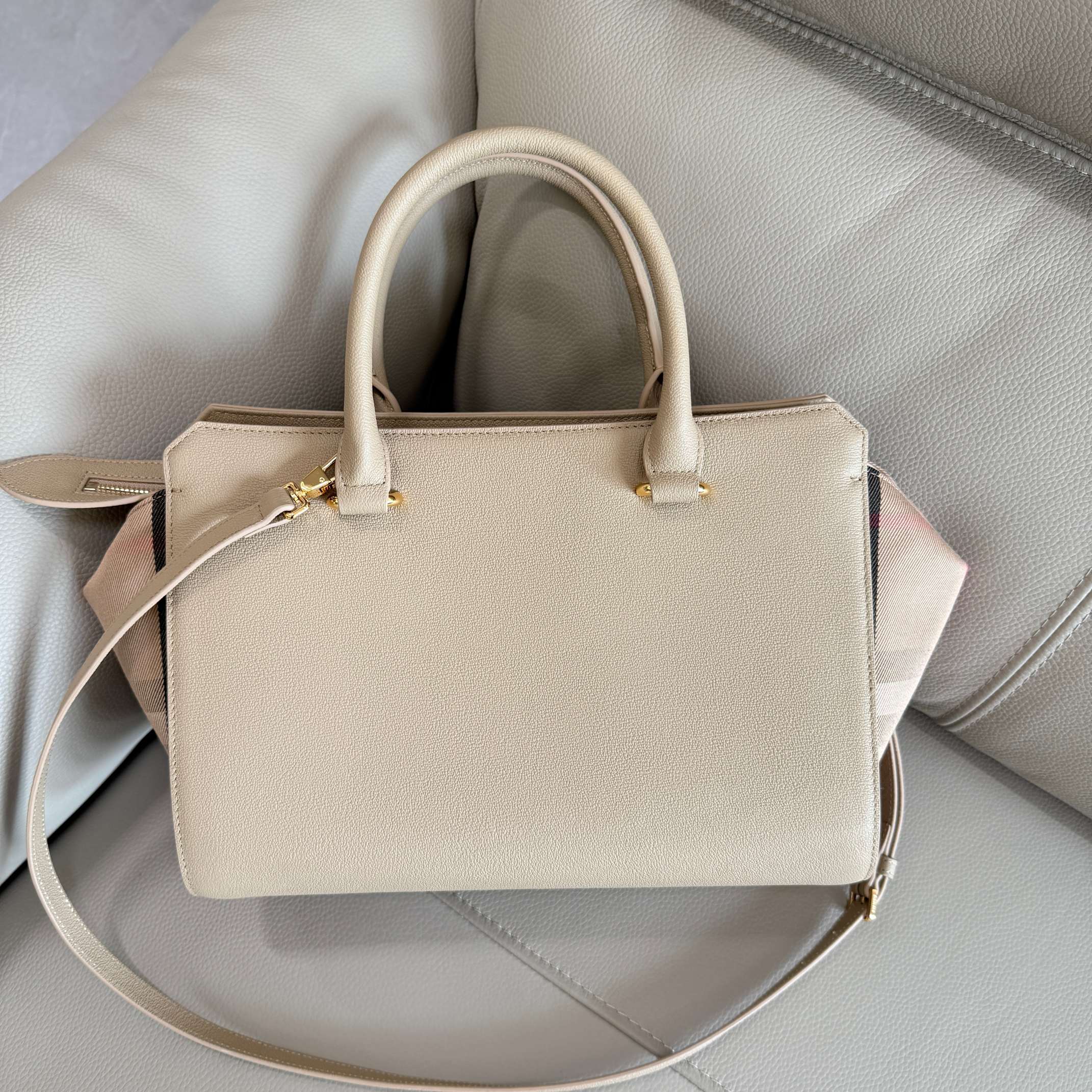 Burberry Tote Bag Cow Leather