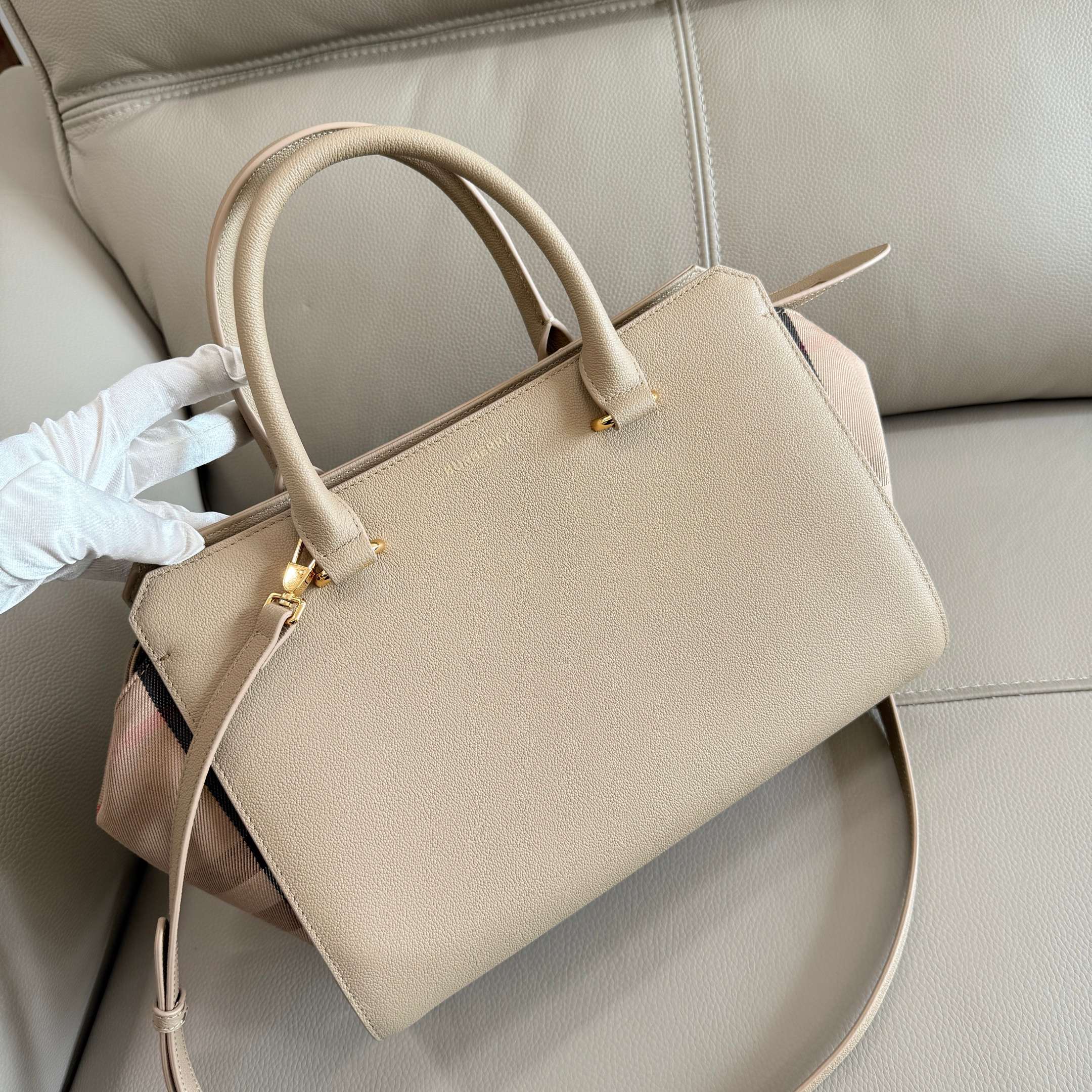 Burberry Tote Bag Cow Leather