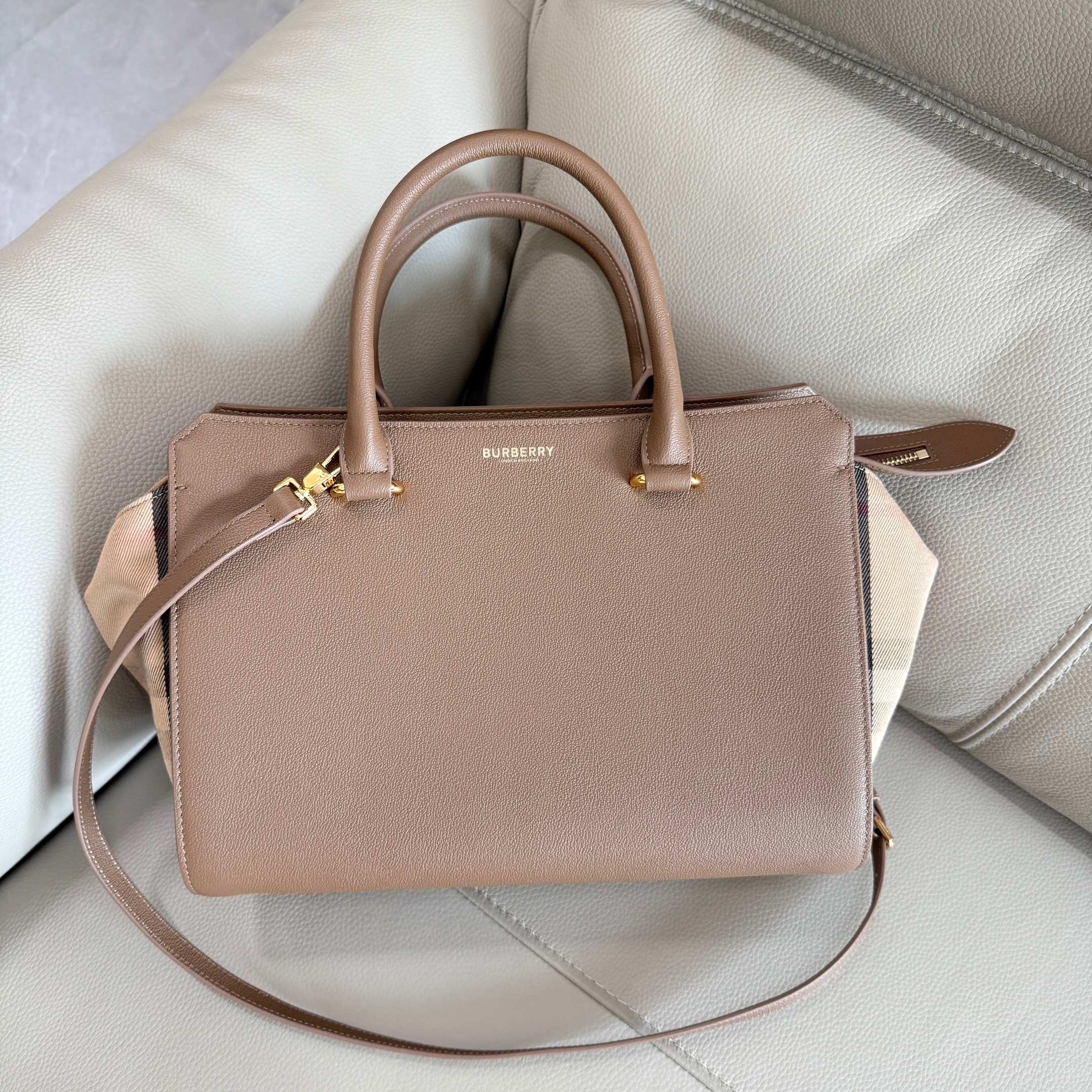 Burberry Tote Bag Cow Leather