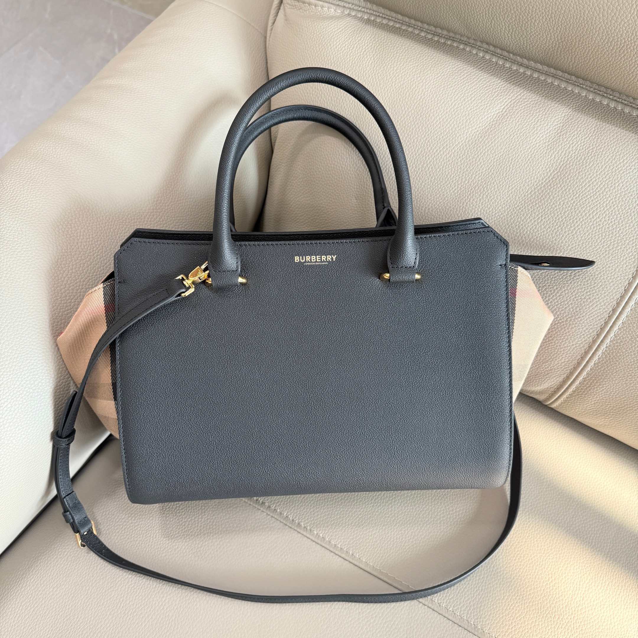Burberry Tote Bag Cow Leather