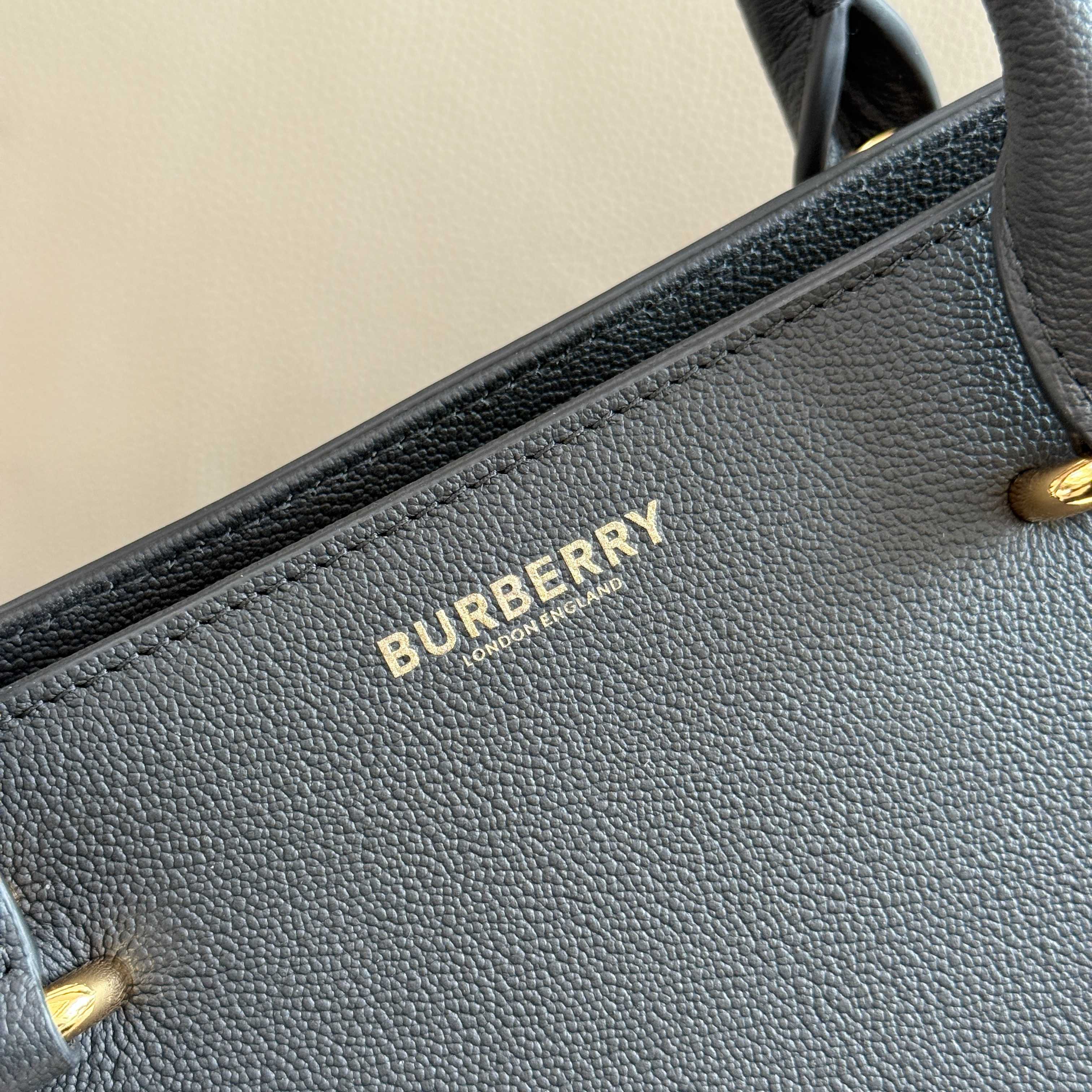 Burberry Tote Bag Cow Leather