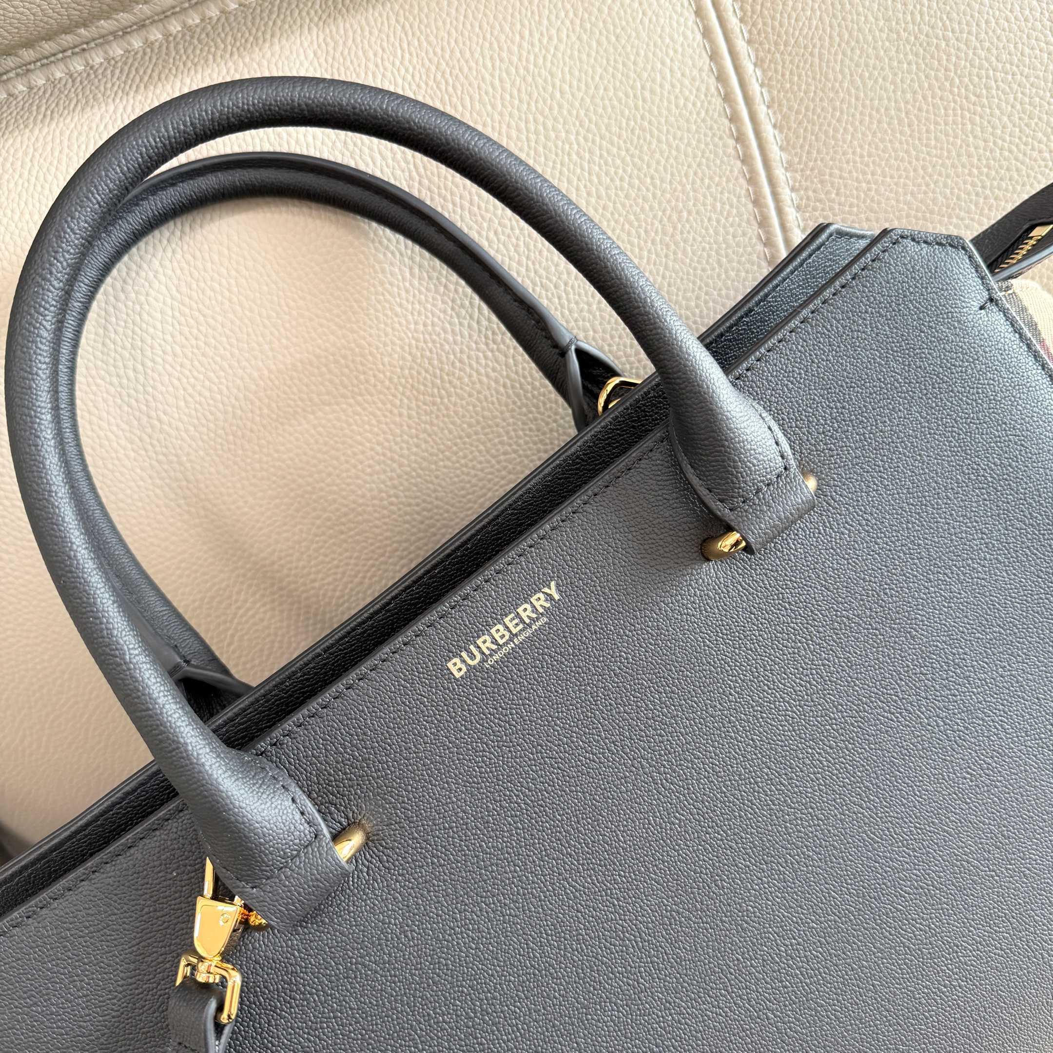 Burberry Tote Bag Cow Leather