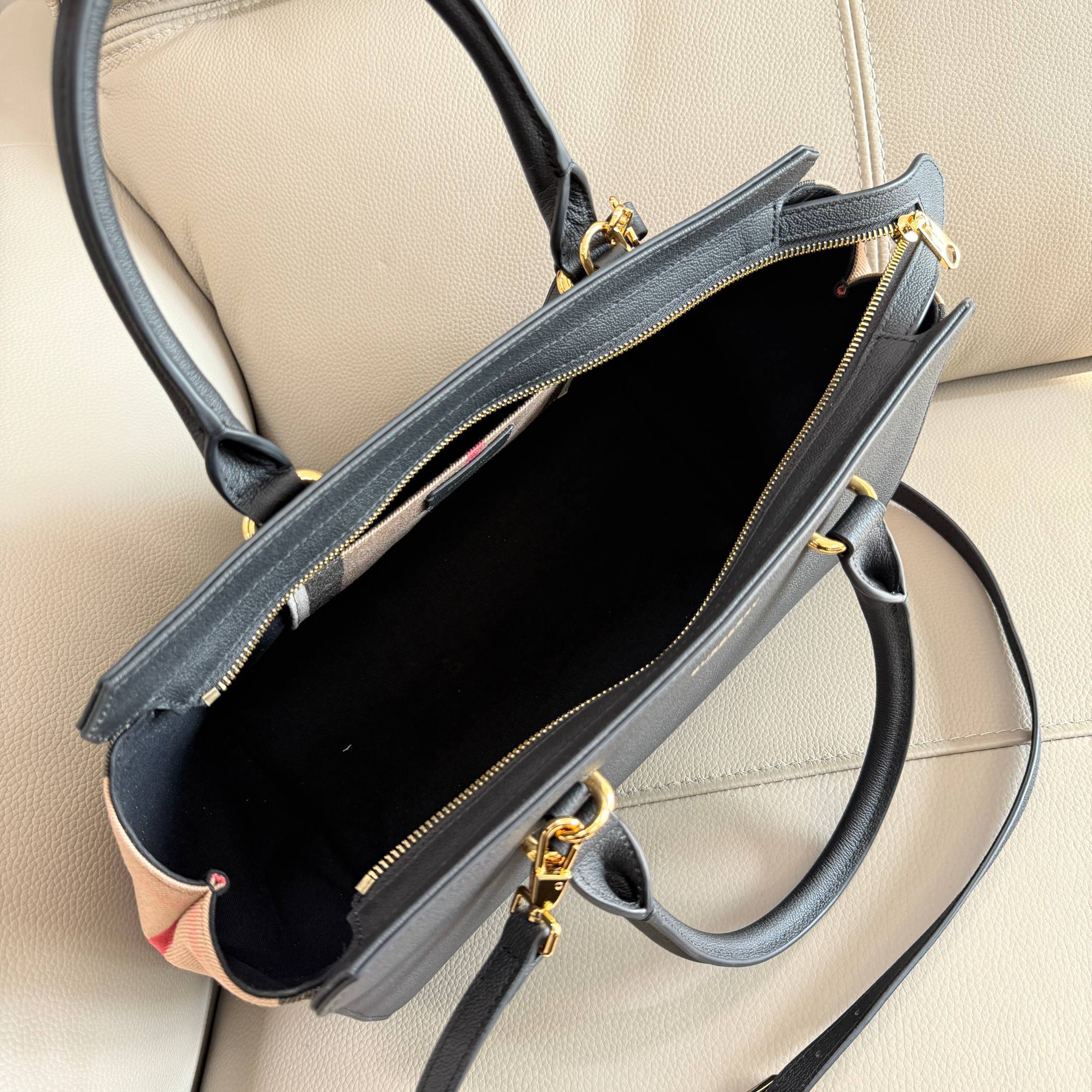 Burberry Tote Bag Cow Leather