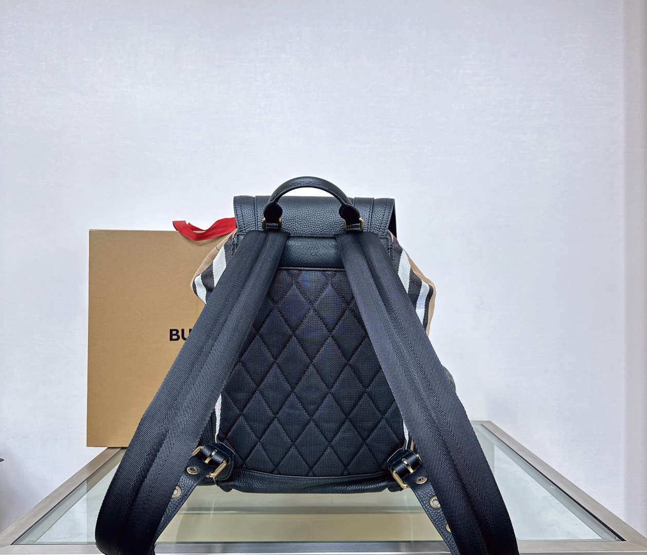 Burberry Basic Bag Cow Leather