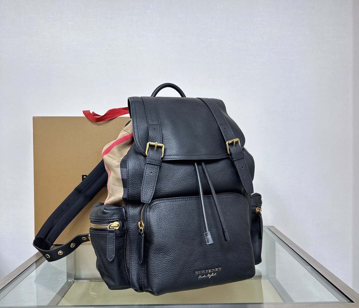 Burberry Basic Bag Cow Leather