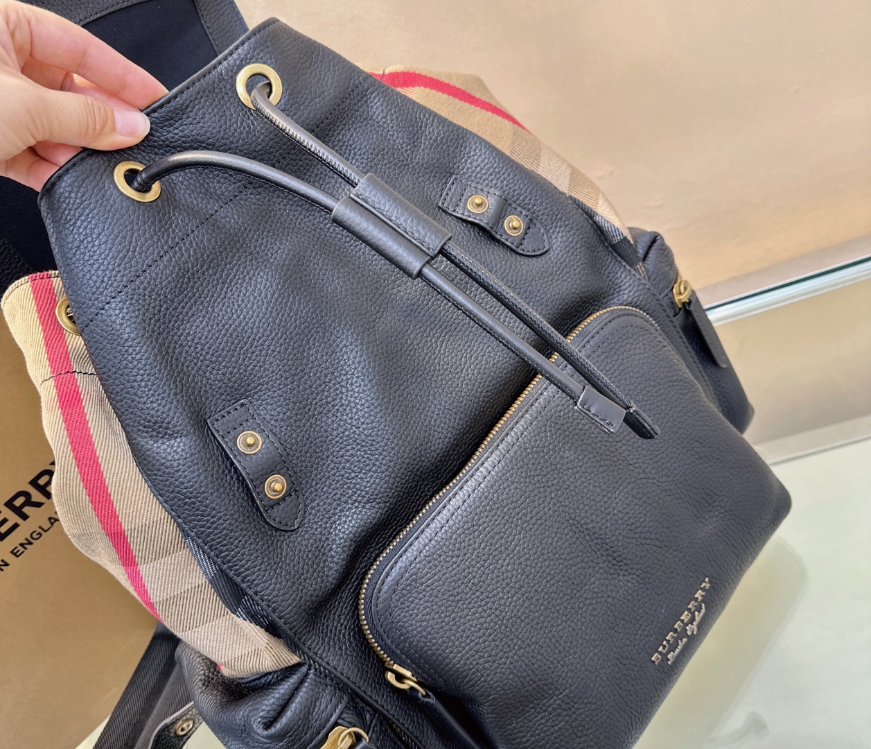 Burberry Basic Bag Cow Leather