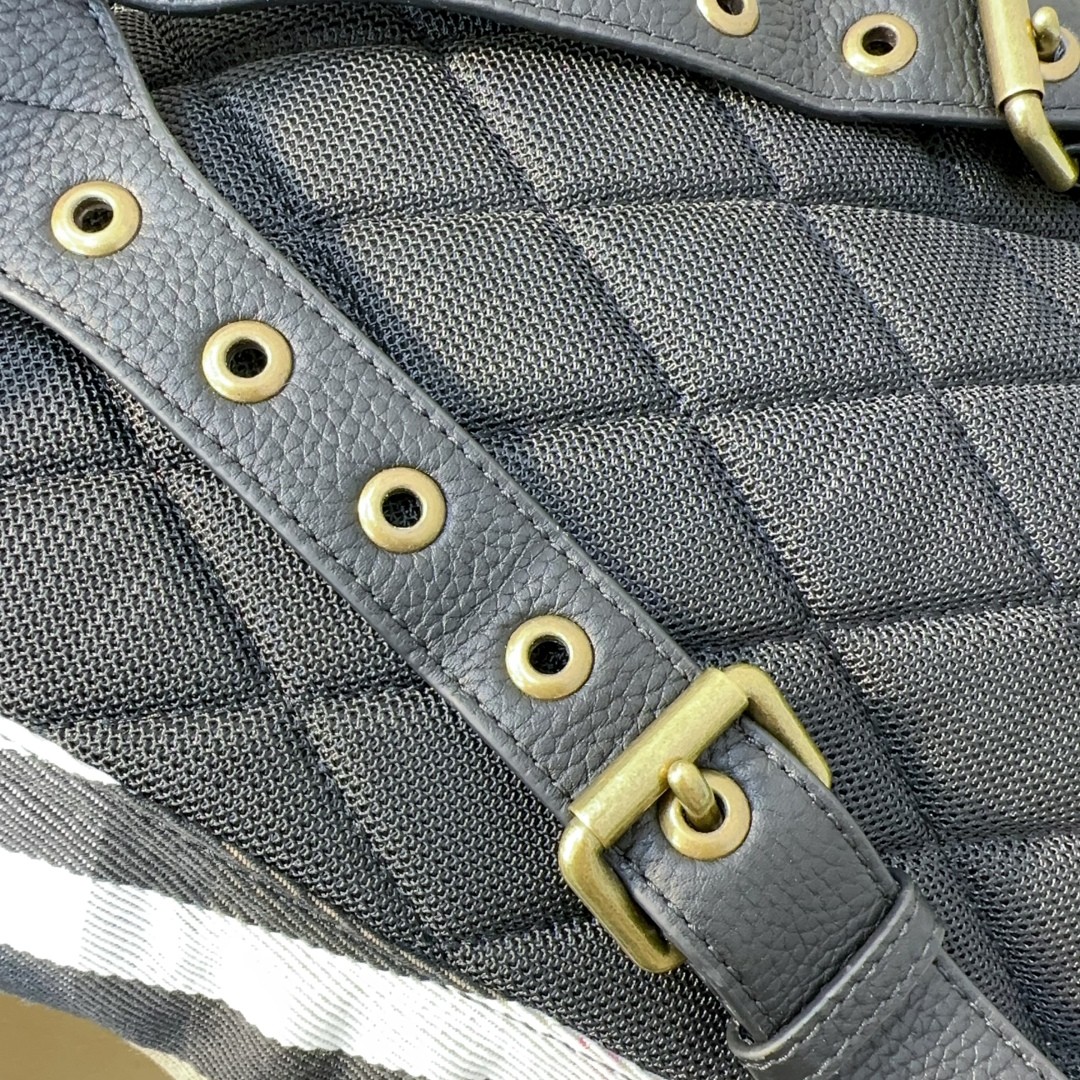 Burberry Basic Bag Cow Leather