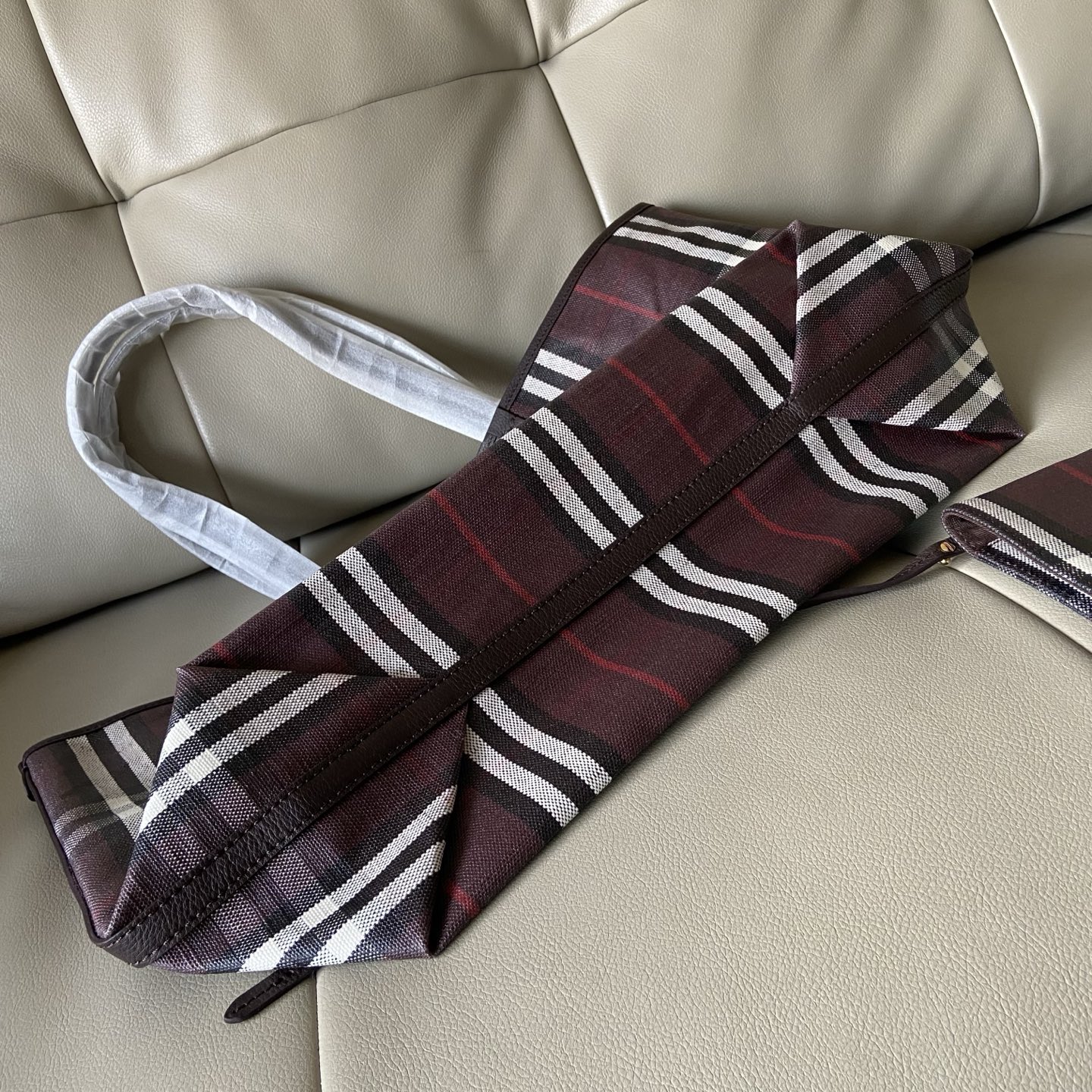Burberry Tote Bag Cow Leather 28cm