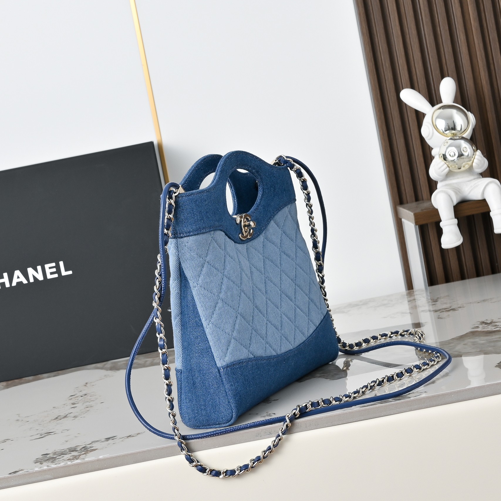 Chanel Basic Bag M-s
