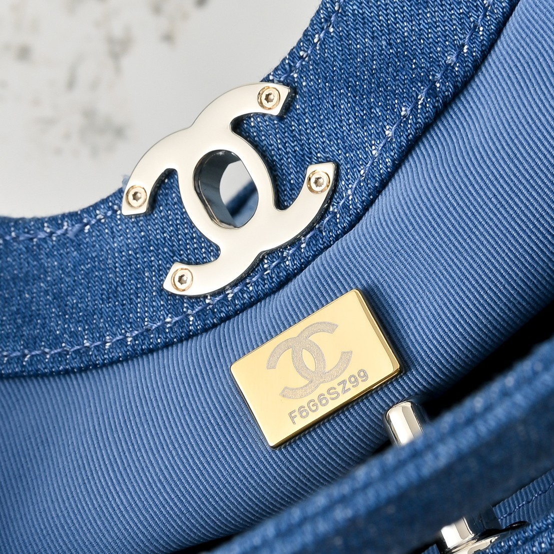 Chanel Basic Bag M-s