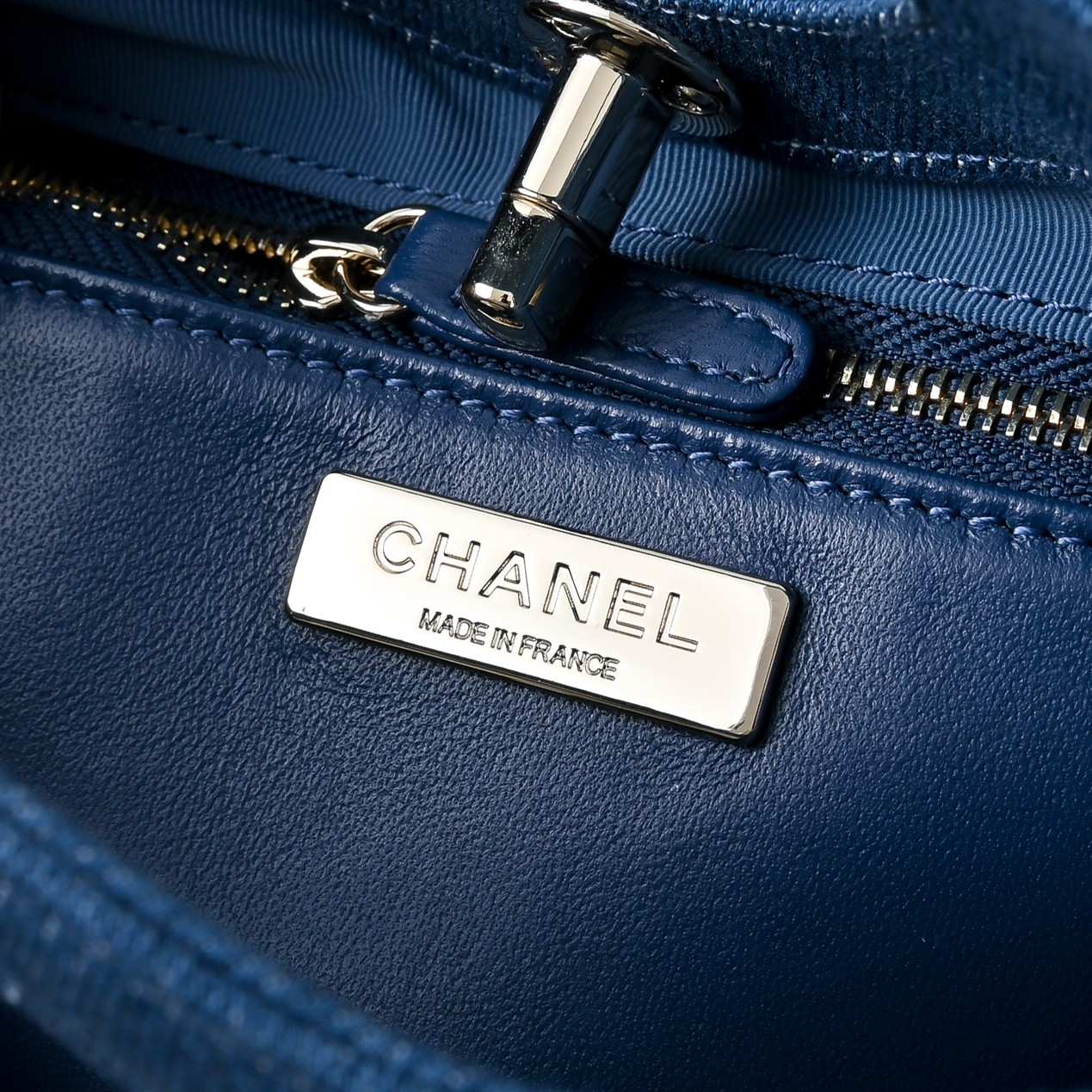 Chanel Basic Bag M-s