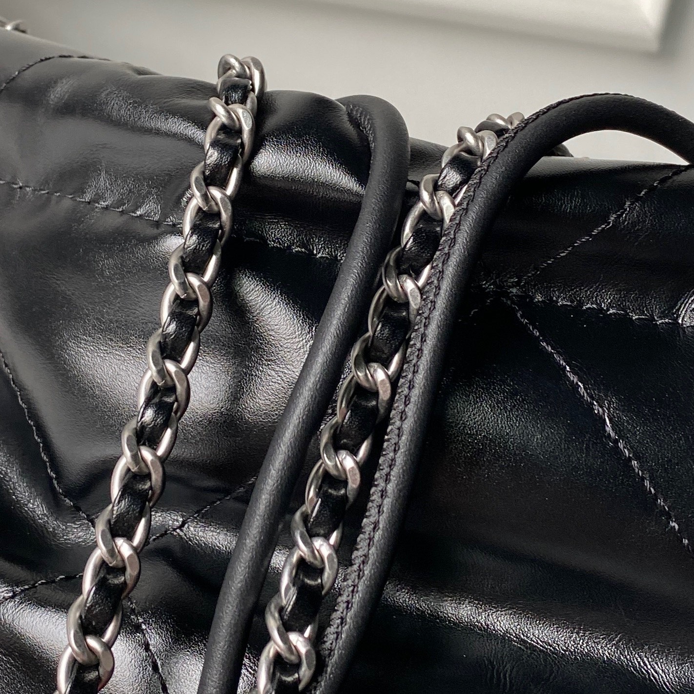Chanel Basic Bag Black M-s