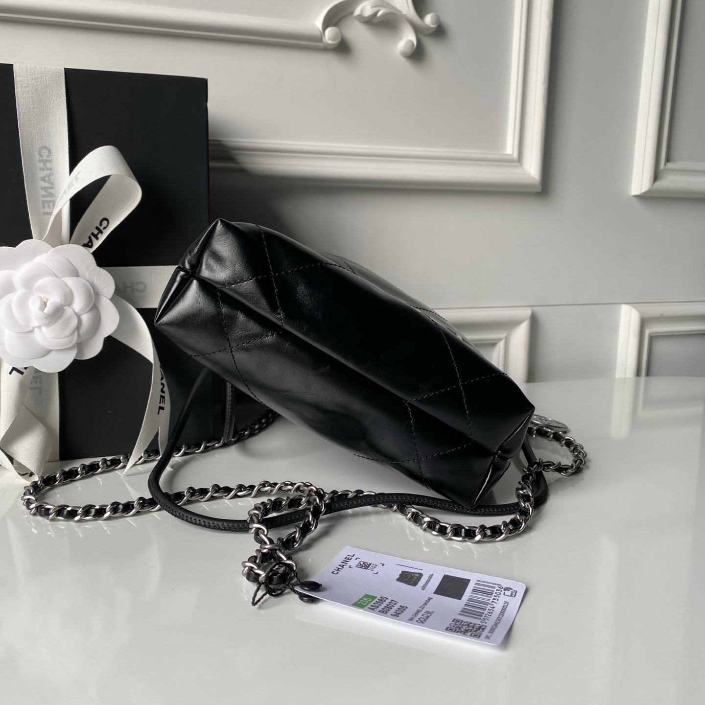 Chanel Basic Bag Black M-s