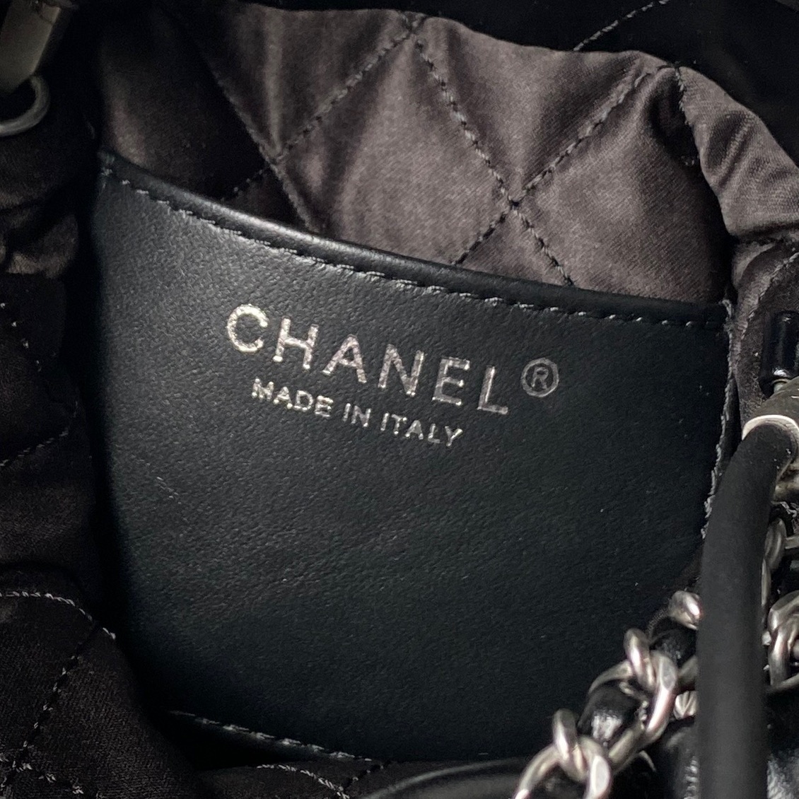 Chanel Basic Bag Black M-s