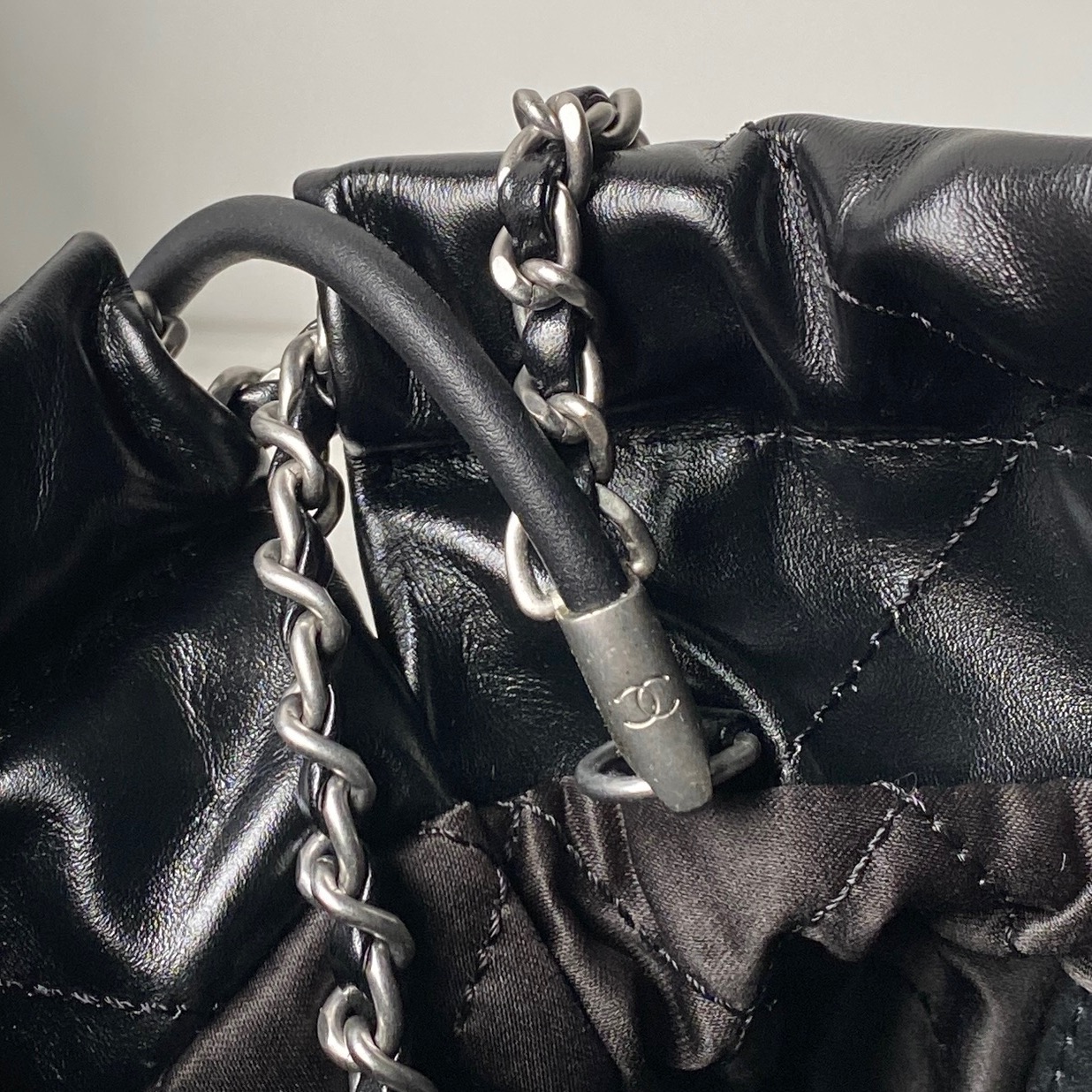 Chanel Basic Bag Black M-s