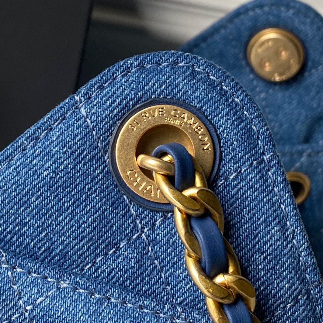 Chanel Basic Bag Gold M-l-s