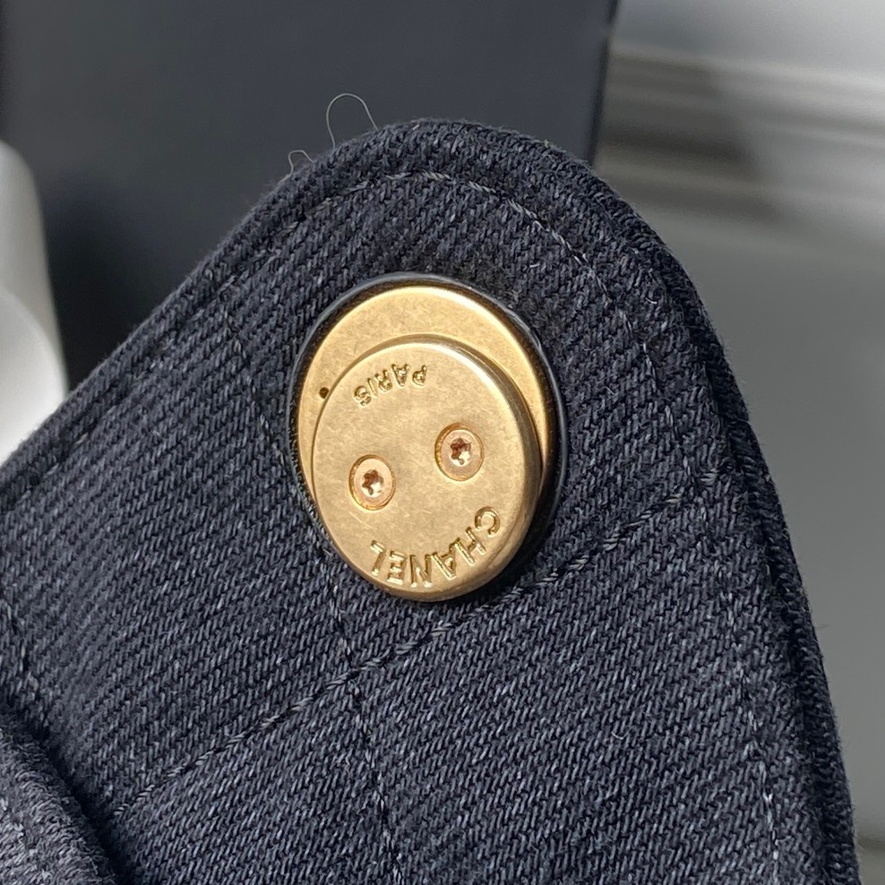 Chanel Basic Bag Gold M-l-s