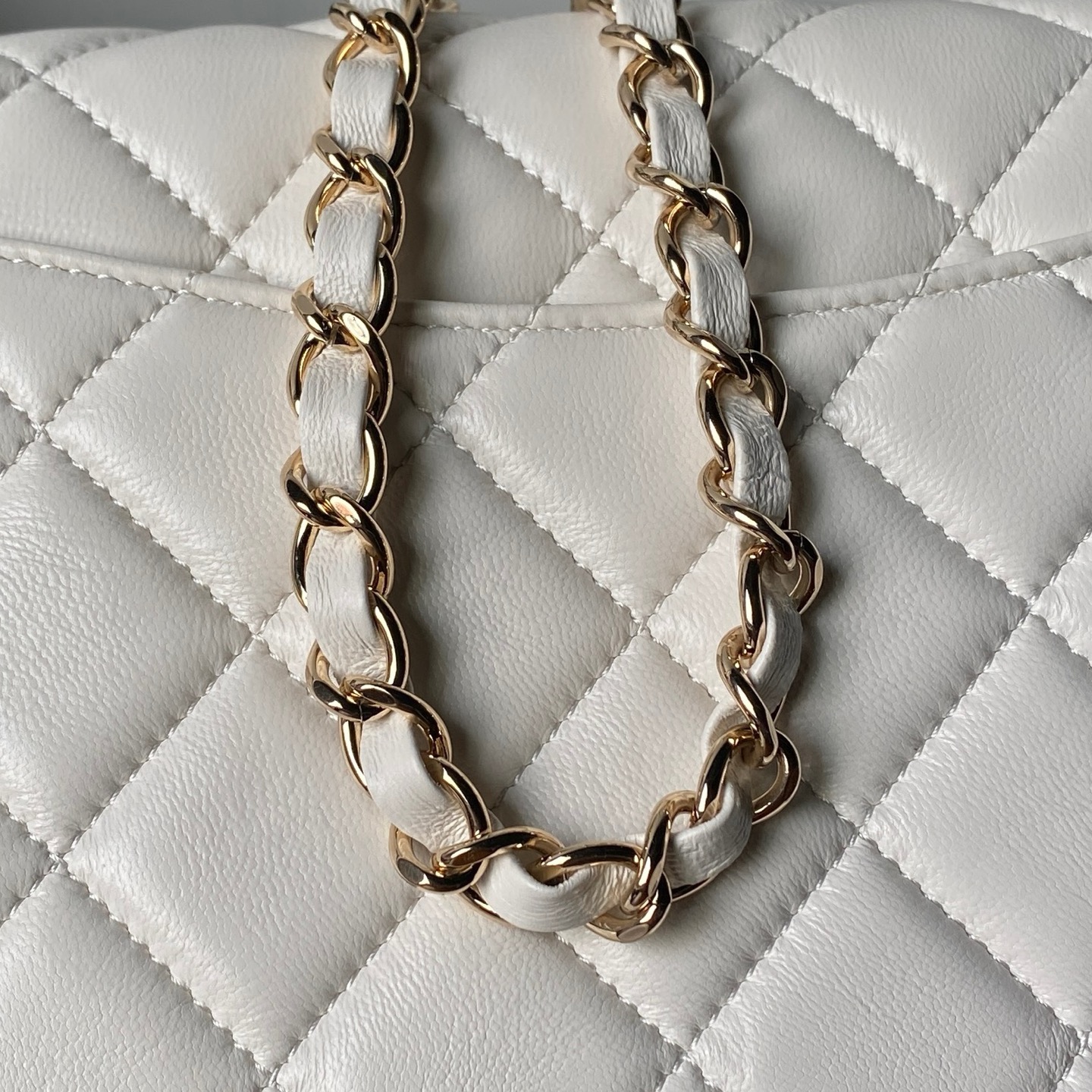 Chanel Basic Bag Sheepskin Gold M-s