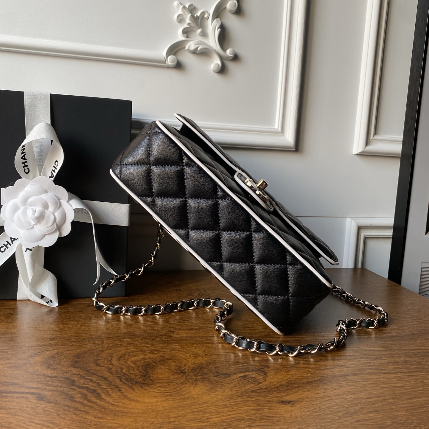 Chanel Basic Bag Sheepskin Gold M-s