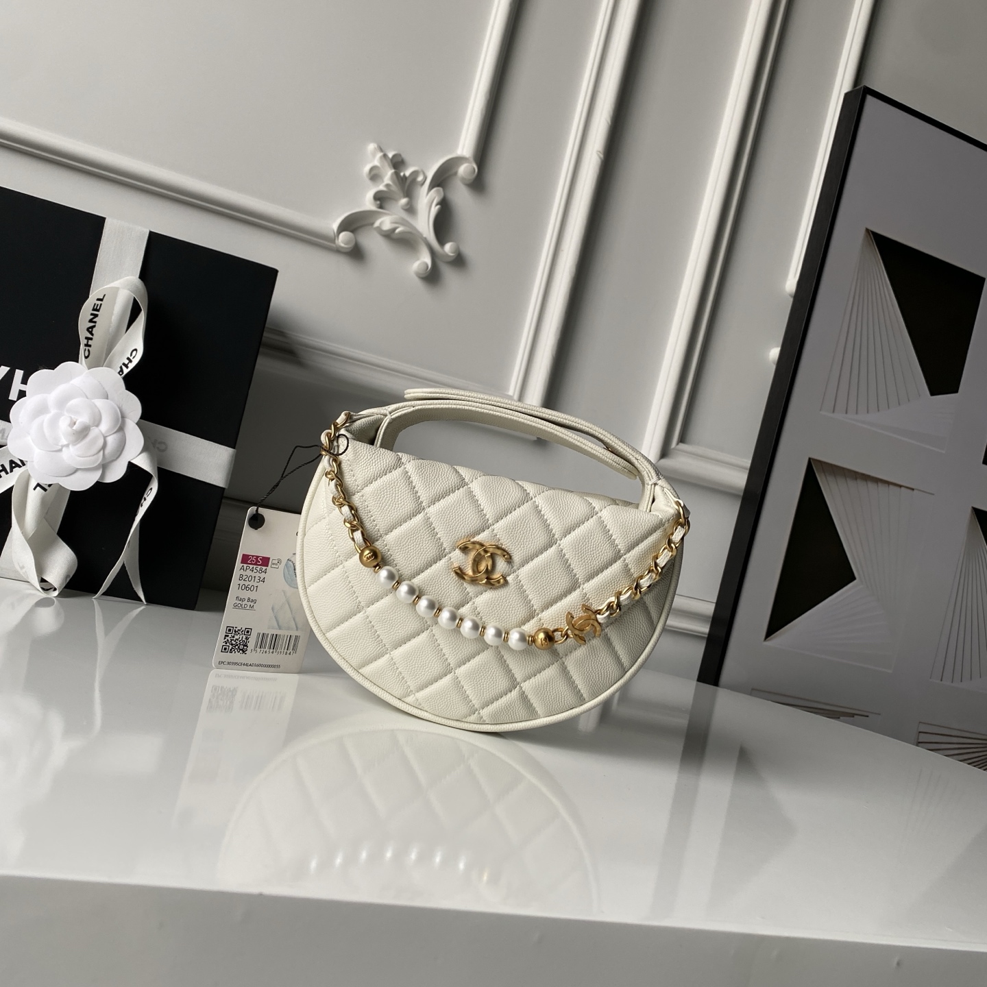 Chanel Basic Bag Cow Leather 19cm-s