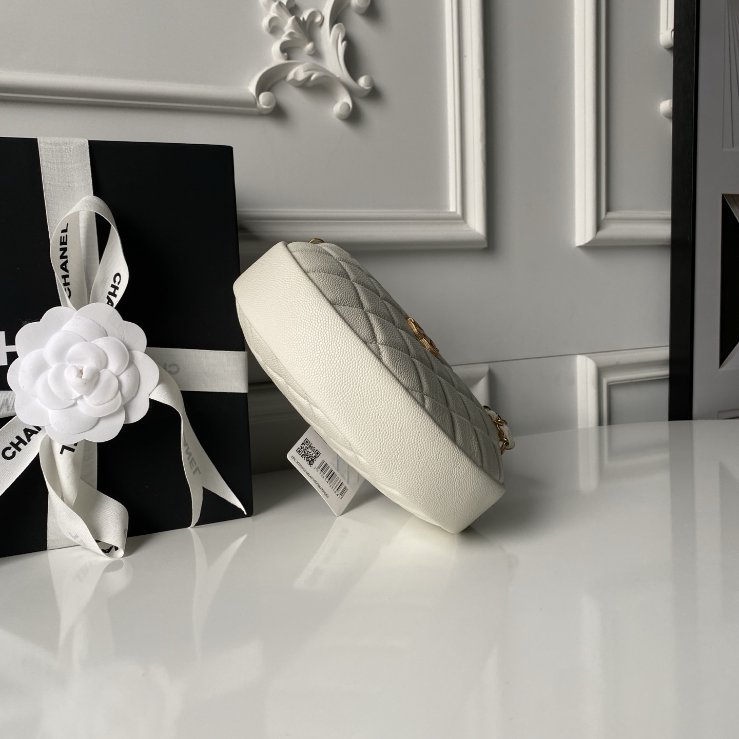 Chanel Basic Bag Cow Leather 19cm-s