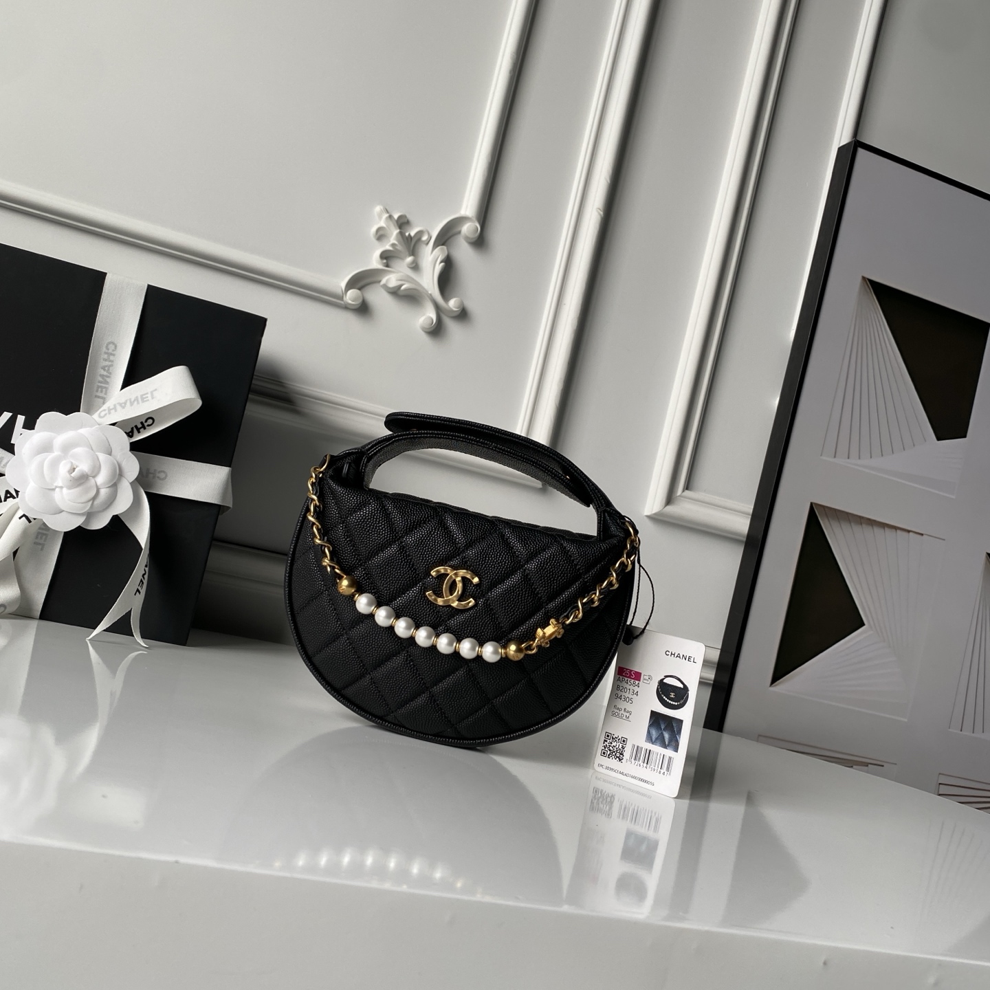 Chanel Basic Bag Cow Leather 19cm-s